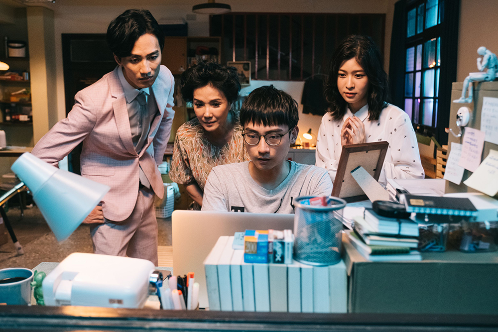 大鶴今年在短片界有著不俗演出，繼鏡文學的《驚悚劇場》後，又演出諷刺喜劇《編劇頭很痛》。（高雄電影節提供）