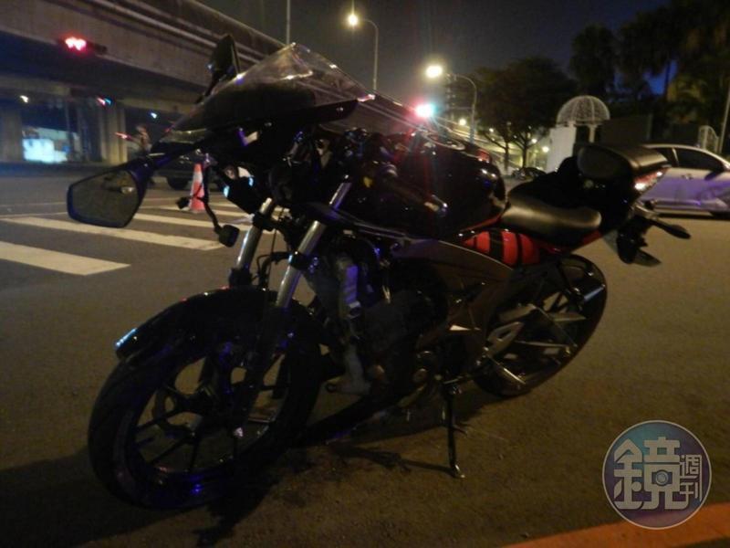 機車也有受損。(讀者提供)