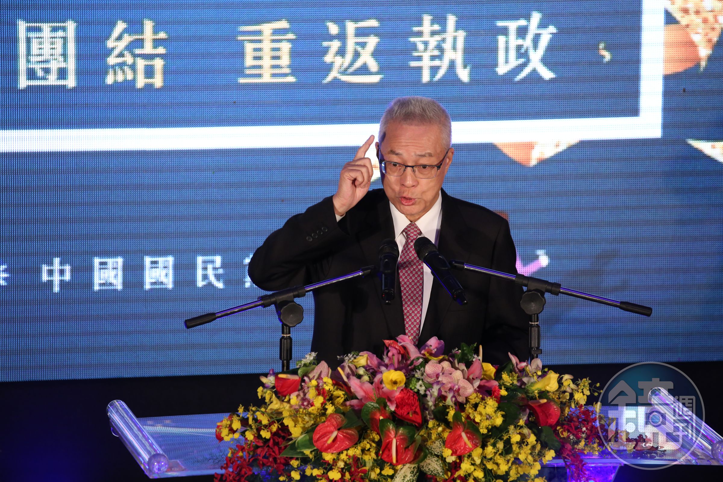 國民黨昨通過黨員行為規範，有意阻止郭王登記參選，吳敦義今日就明確表示有為黨紀就開鍘。