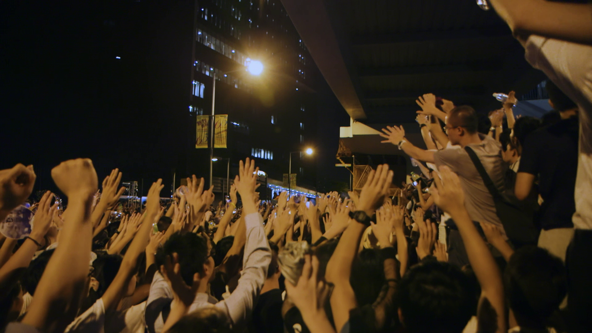 開幕片梁思眾執導的《傘上:遍地開花》去年入圍金馬獎最佳紀錄片。(人權影展提供)