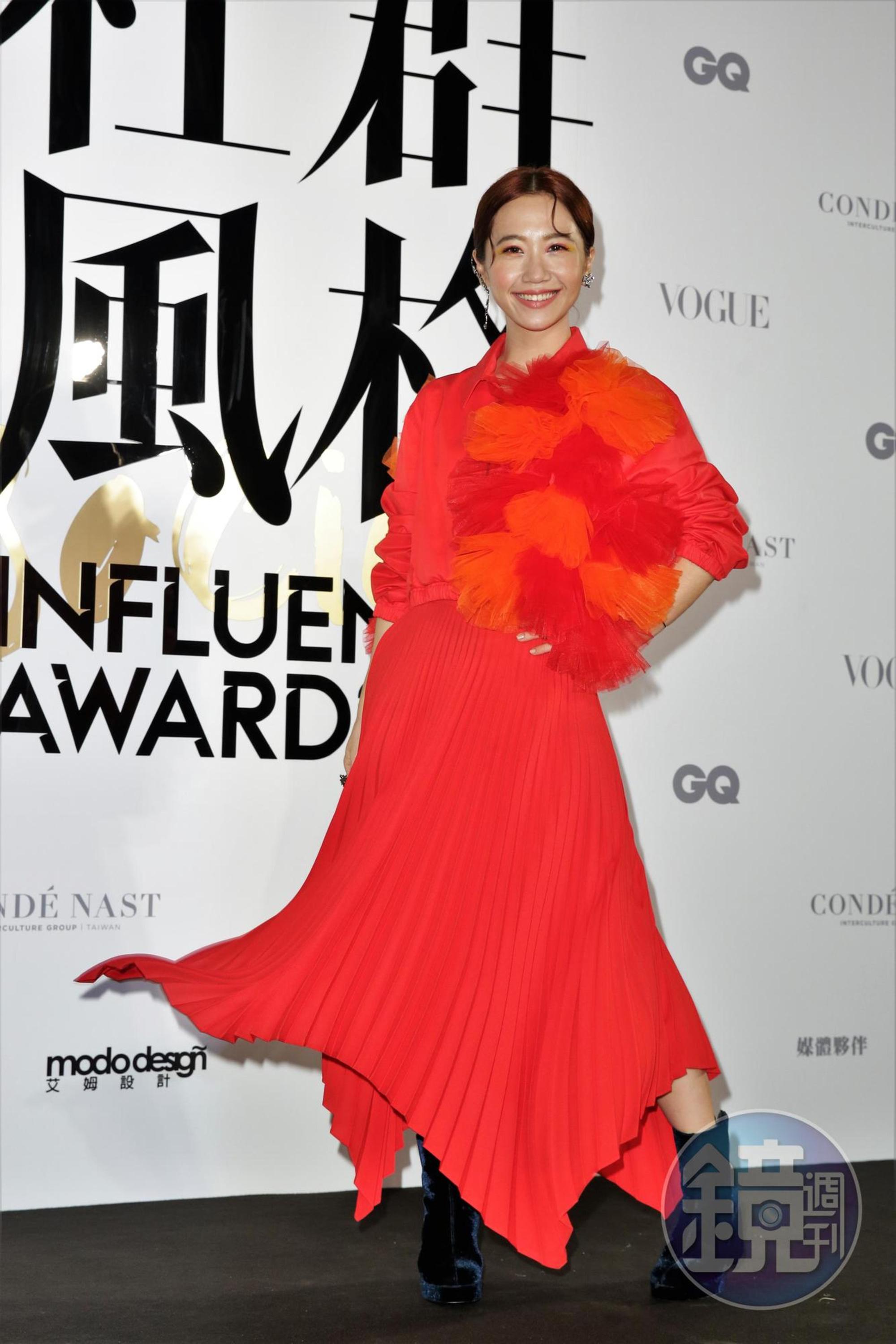 Lulu深夜臉書淚訴師父黃子佼：我們變成敵人了。