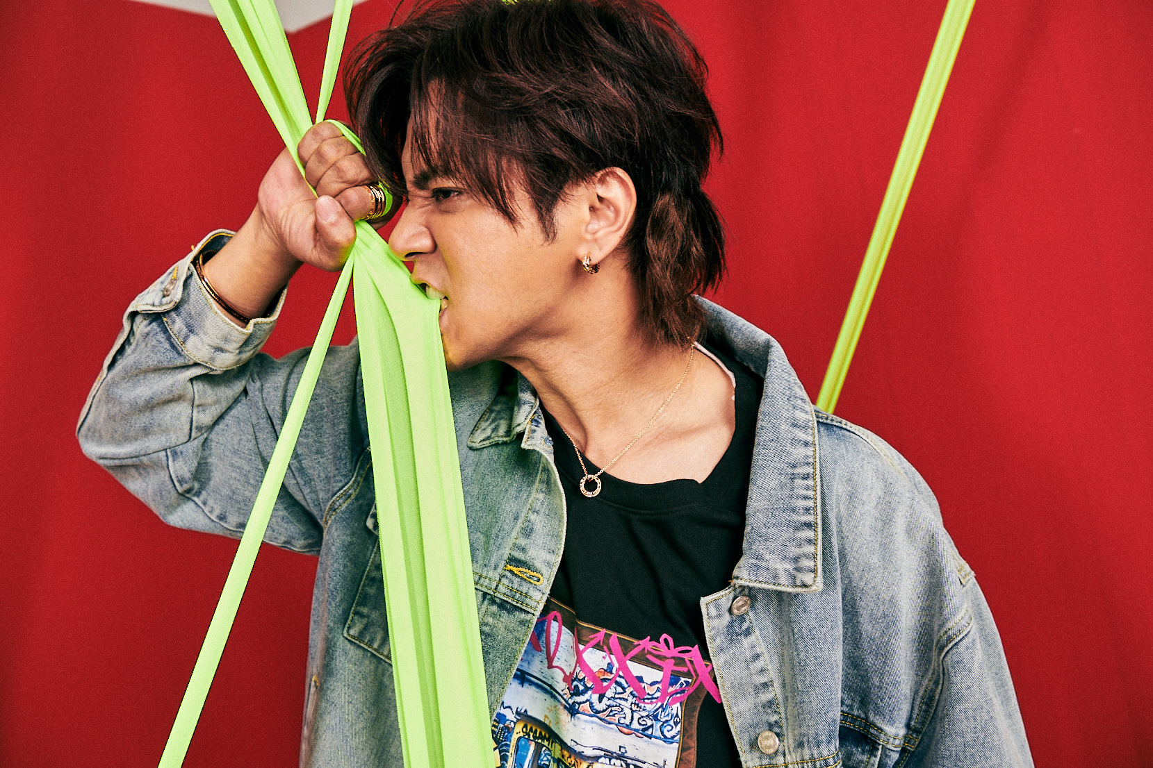 羅志祥擔任JUKSY 8月份封面人物，打扮成出道時的模樣，令人驚訝不已。（JUKSY提供）