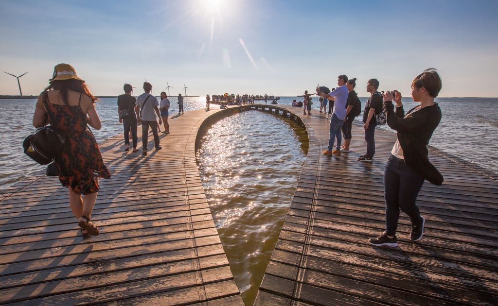 使用台灣觀巴旅遊護照，高美濕地台中一日遊省逾800元。（翻攝自台中觀光旅遊網）