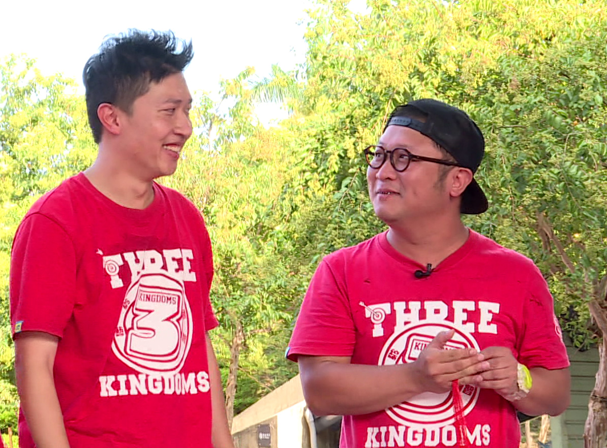 納豆和張立東這對難兄難弟上場，兩人都已做好會被淘汰的心理準備，不過納豆卻意外抓到快速墜落的雞蛋。（台視提供）