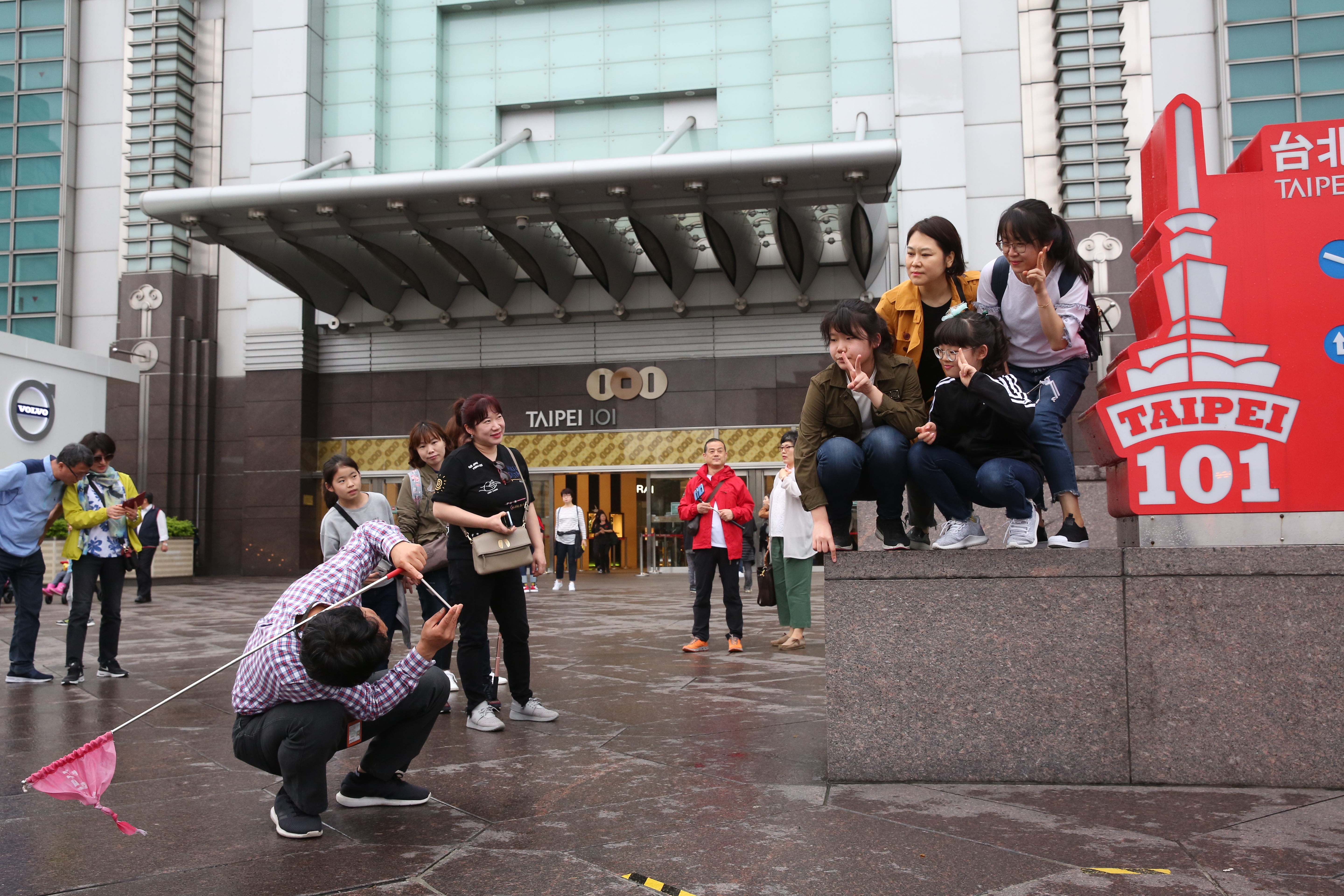 陸客不來，國內觀光業一片哀嚎。觀光局重砸36億元推秋冬遊補助，活絡國旅市場。