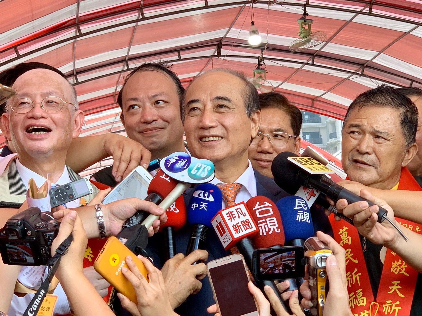 本刊獨家披露，郭台銘鎖定侯友宜二哥侯明鋒當副手，王金平連說了2次他是「好人選」。（王金平辦公室提供）