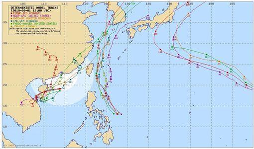 各國預測颱風路徑走向，其中剛形成的「玲玲」最有可能影響台灣。（翻攝颱風2000）