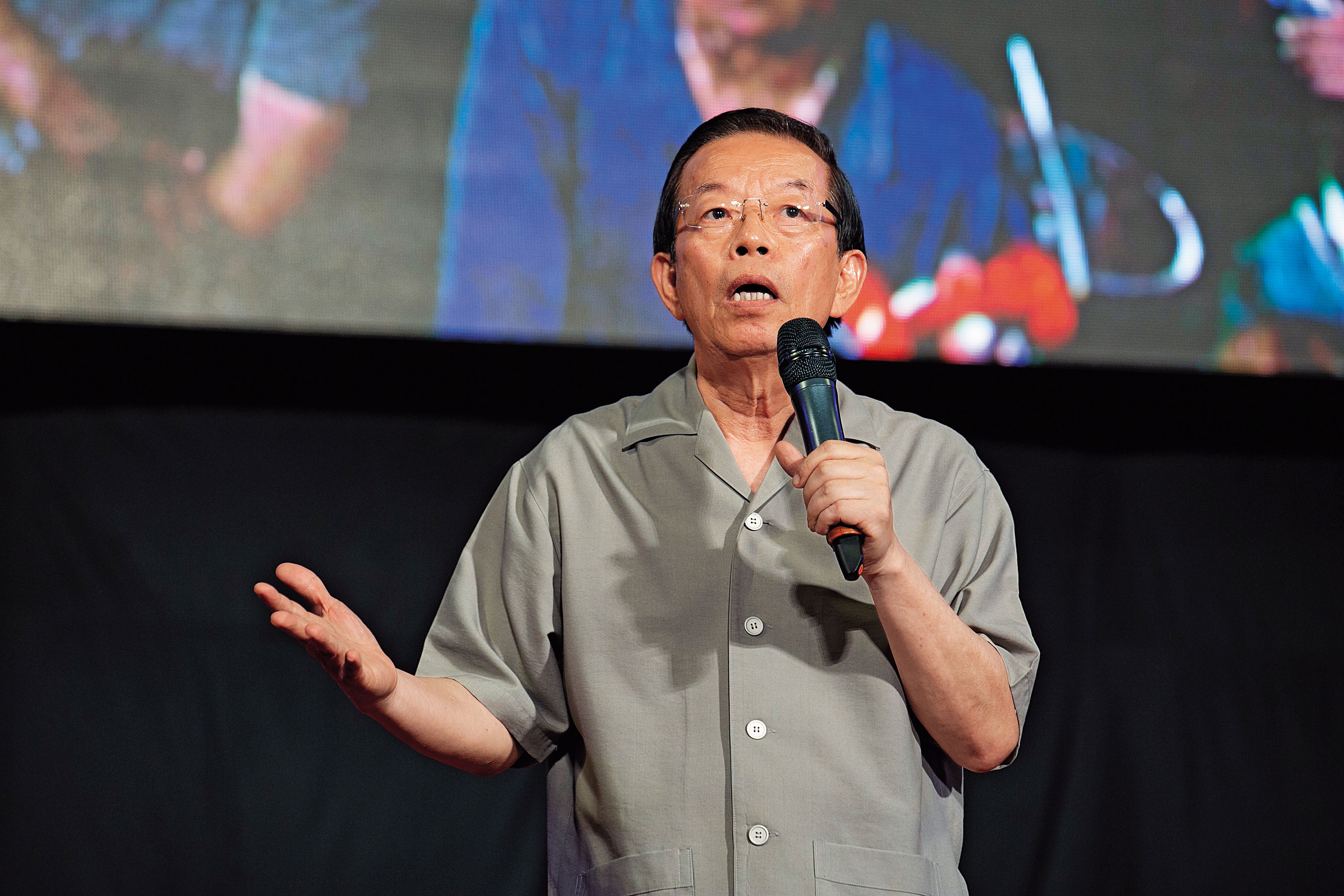 台灣接連折損2名駐日外交大將，駐外人員士氣低落，有賴駐日代表謝長廷安撫打氣。