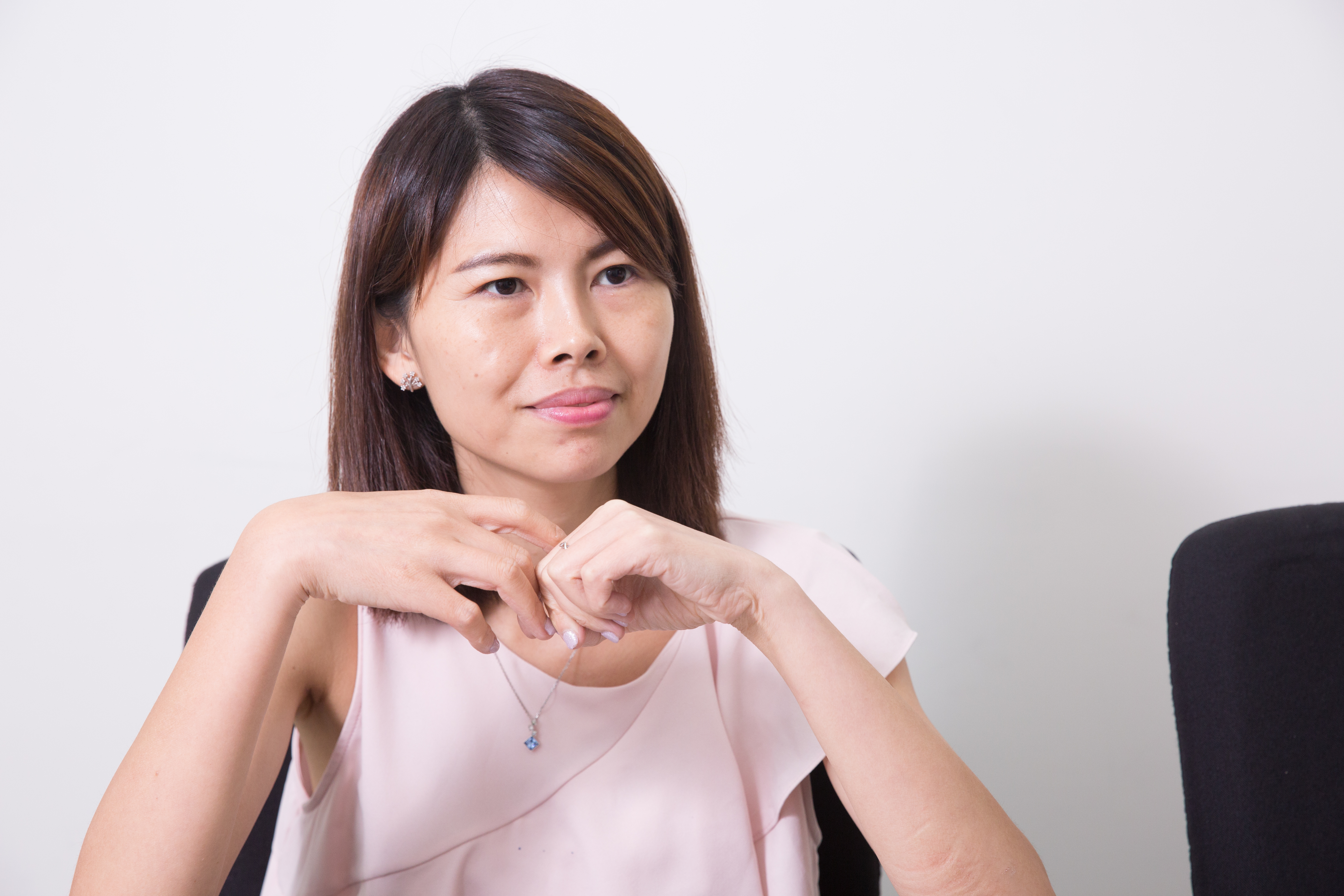 邱愛莉建議，看房時得細看內外屋況，包括外牆、管線、漏水情形都須留意。