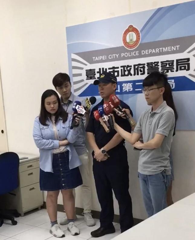 文山第二分局偵查隊隊長蔡致然說明案情。（翻攝畫面）