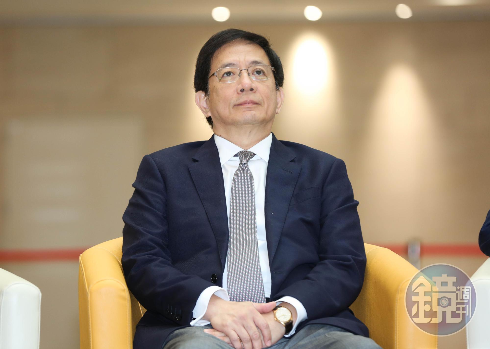 台大校長管中閔遭控在2012年起擔任政務委員等公職時違法兼職案，公懲會認定他兼職屬實，且行為已違行政倫理，損及相關部會首長、閣揆形象，有懲戒必要。 