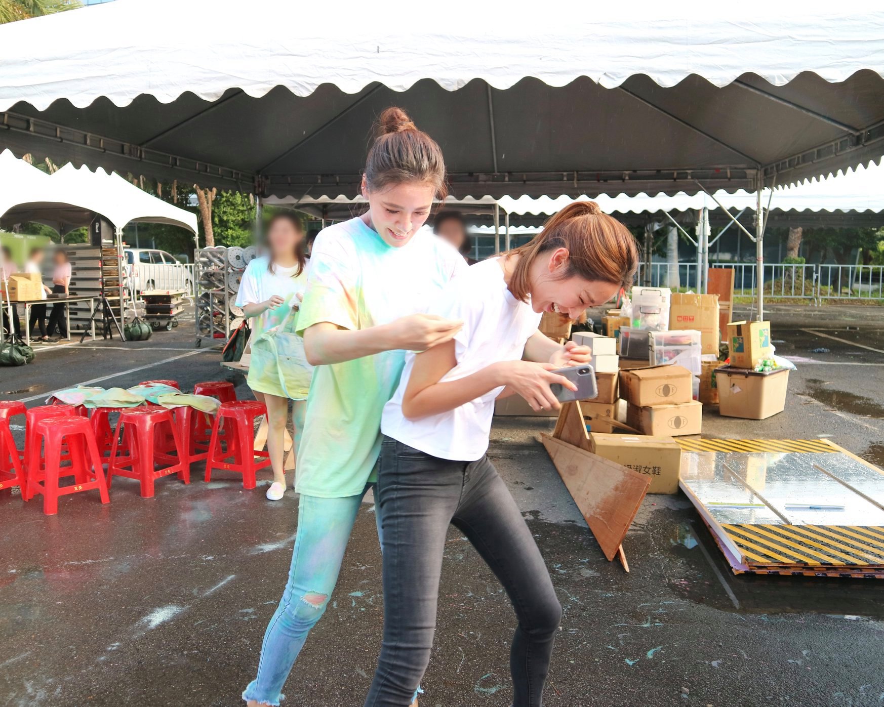 小禎和隋棠出席活動時，這張同框照再讓網友讚嘆小禎減肥的毅力。（翻攝臉書SUITANGTANG）