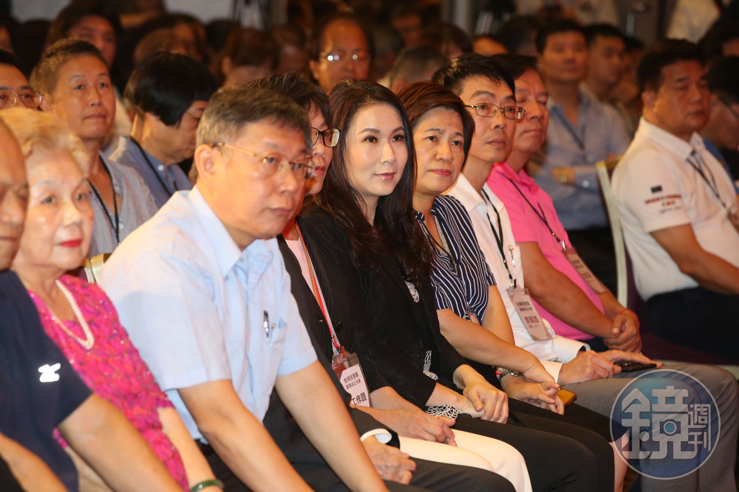 台北市長柯文哲舉行台灣民眾黨創黨大會，劉宥彤也到場祝賀。