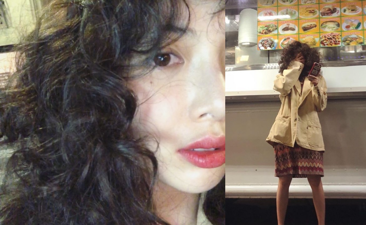 泫雅燙了大捲波浪頭，不適應的她連拍照都把臉遮起來。（合成自泫雅IG）