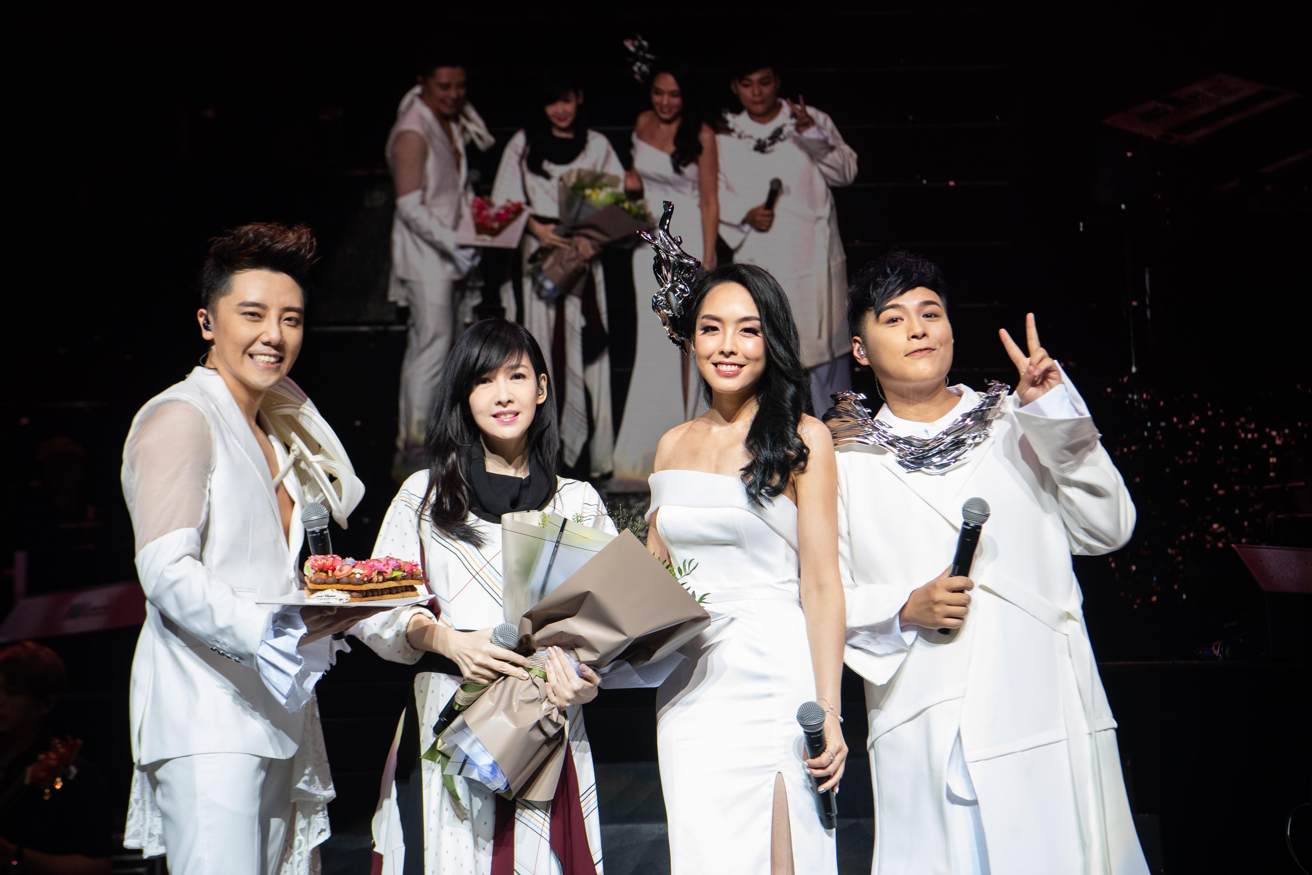 MFM受到周慧敏的啟發而推出國語專輯，首場演唱會邀請女神擔任嘉賓，掀起高潮。（超級亞洲娛樂提供）