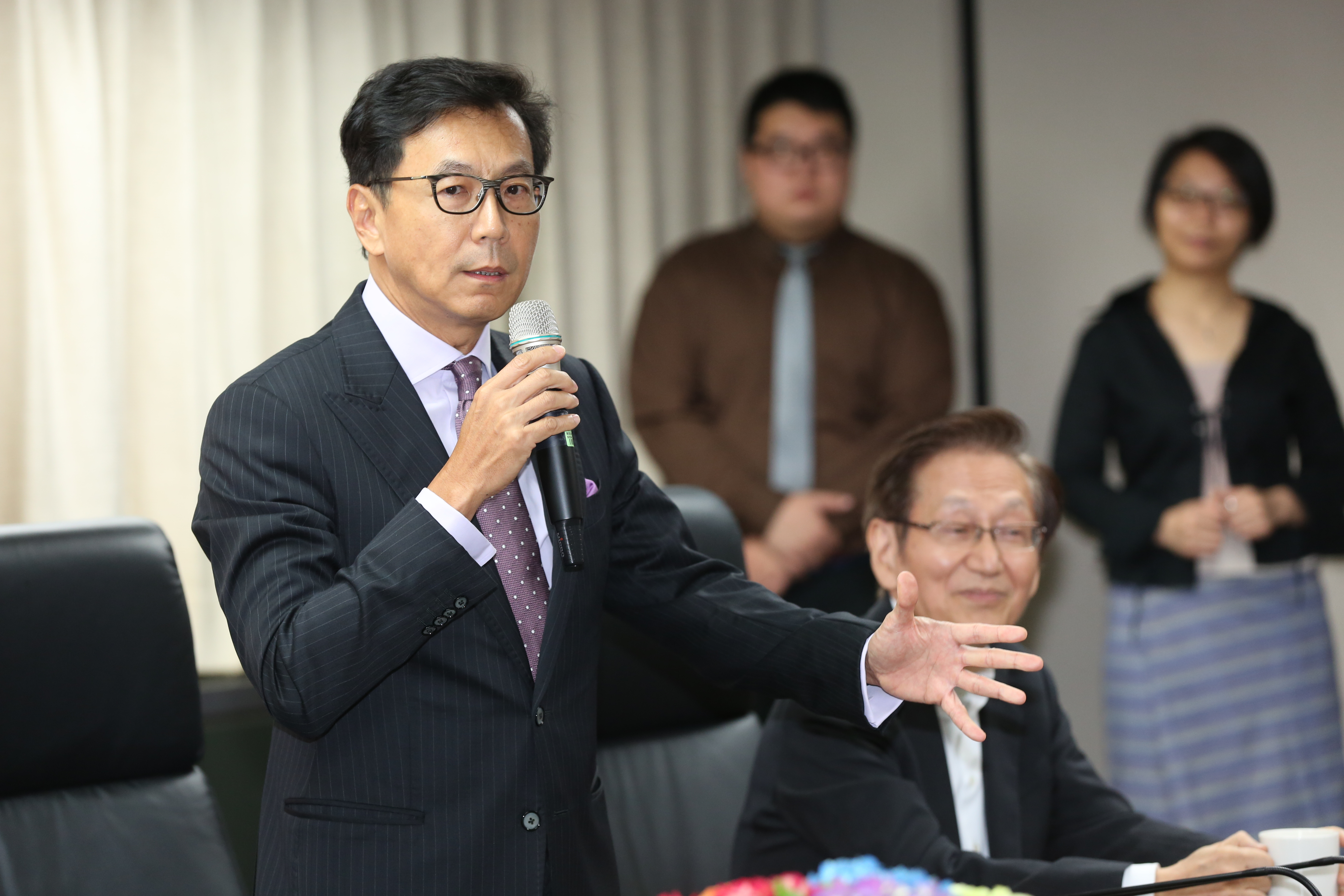 有線電視斷線大戰又起，全國與北都檢舉三頻道商涉壟斷，還指控蔡明忠是幕後黑手。