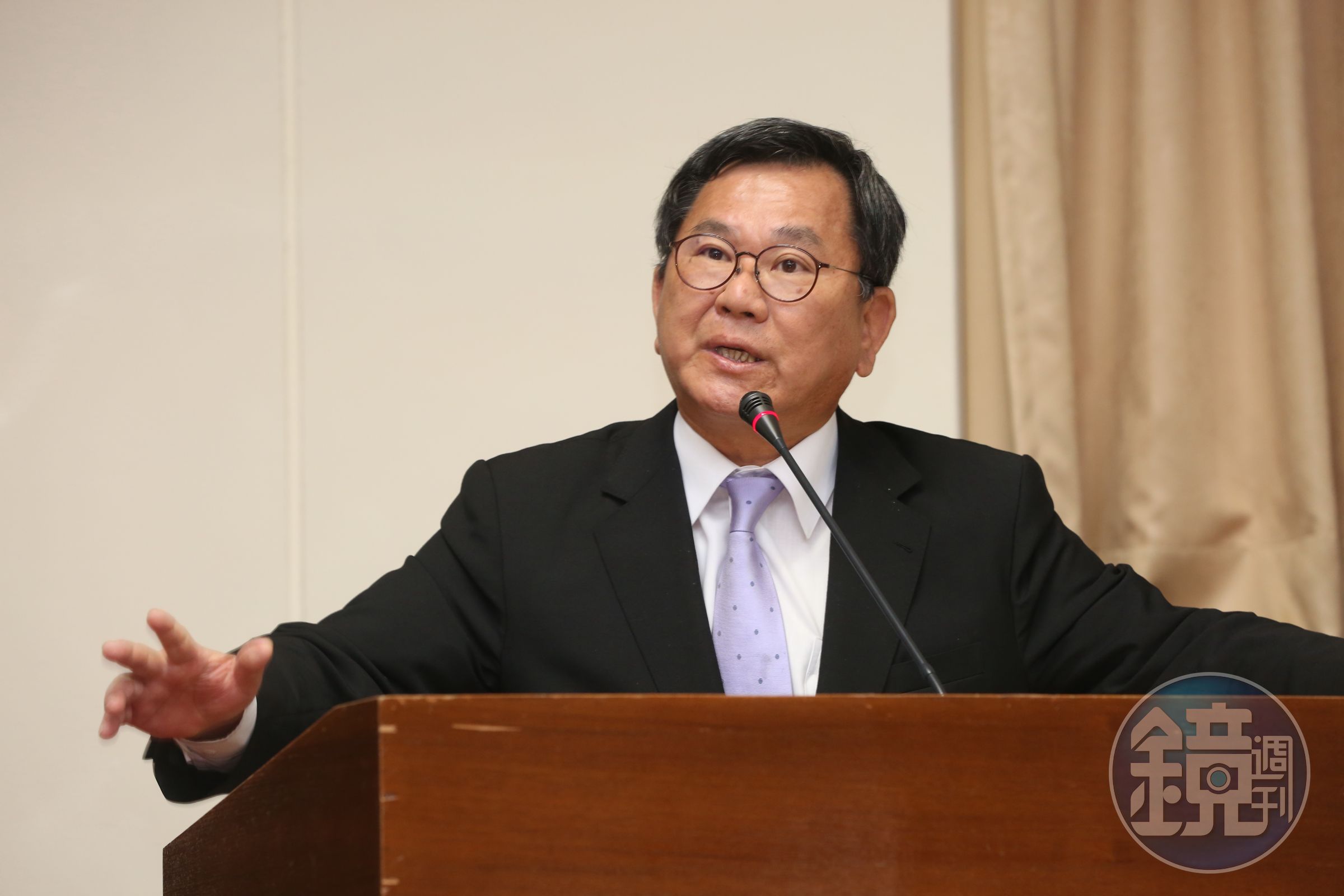 針對昨在高鐵遺失裝有300萬元現金的行李箱一事，民進黨立委陳明文已委請律師提起告訴，以訟止謗。 