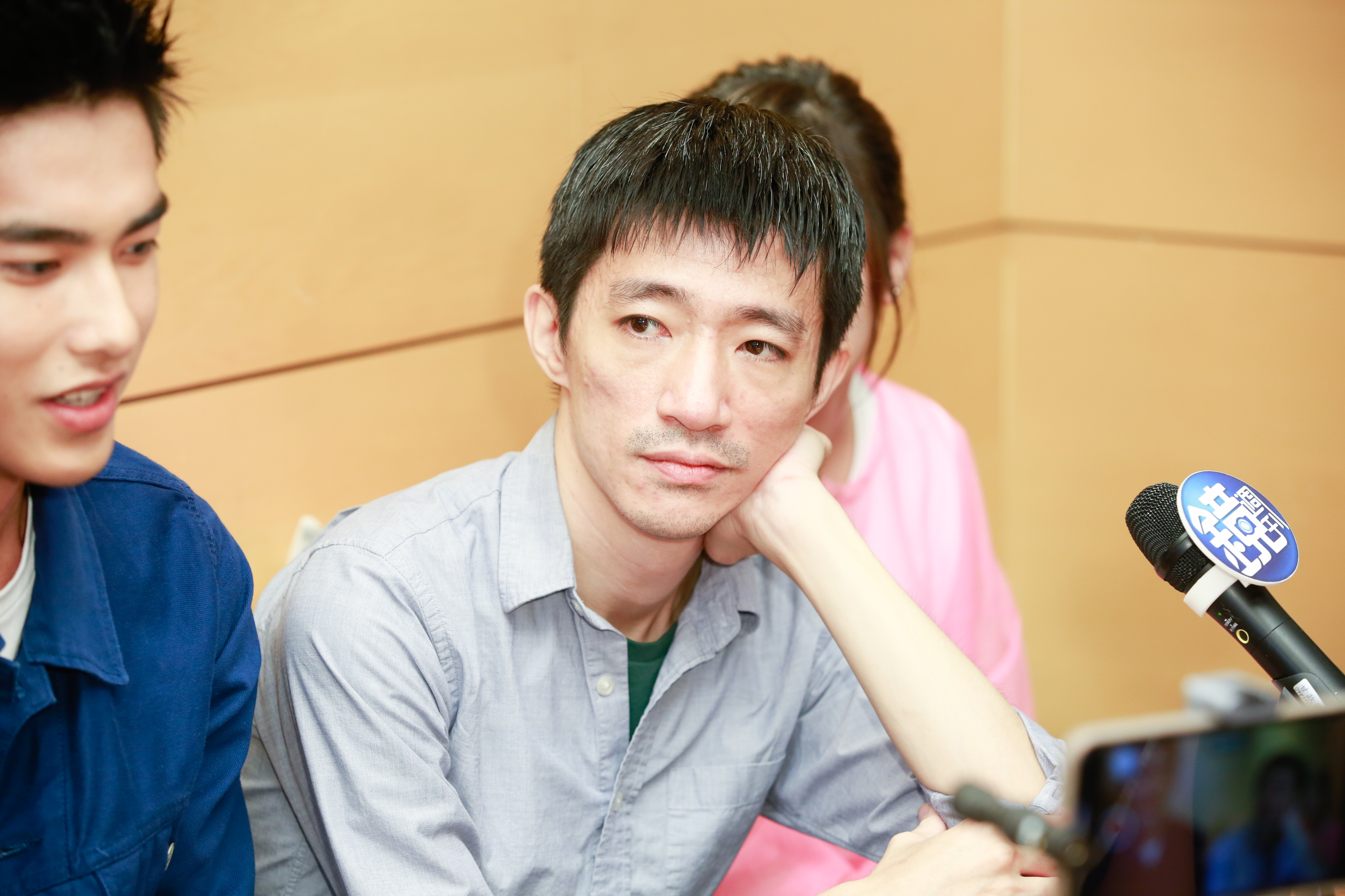 徐漢強的第一部劇情長片,就是備受注目、由電玩翻拍的《返校》。