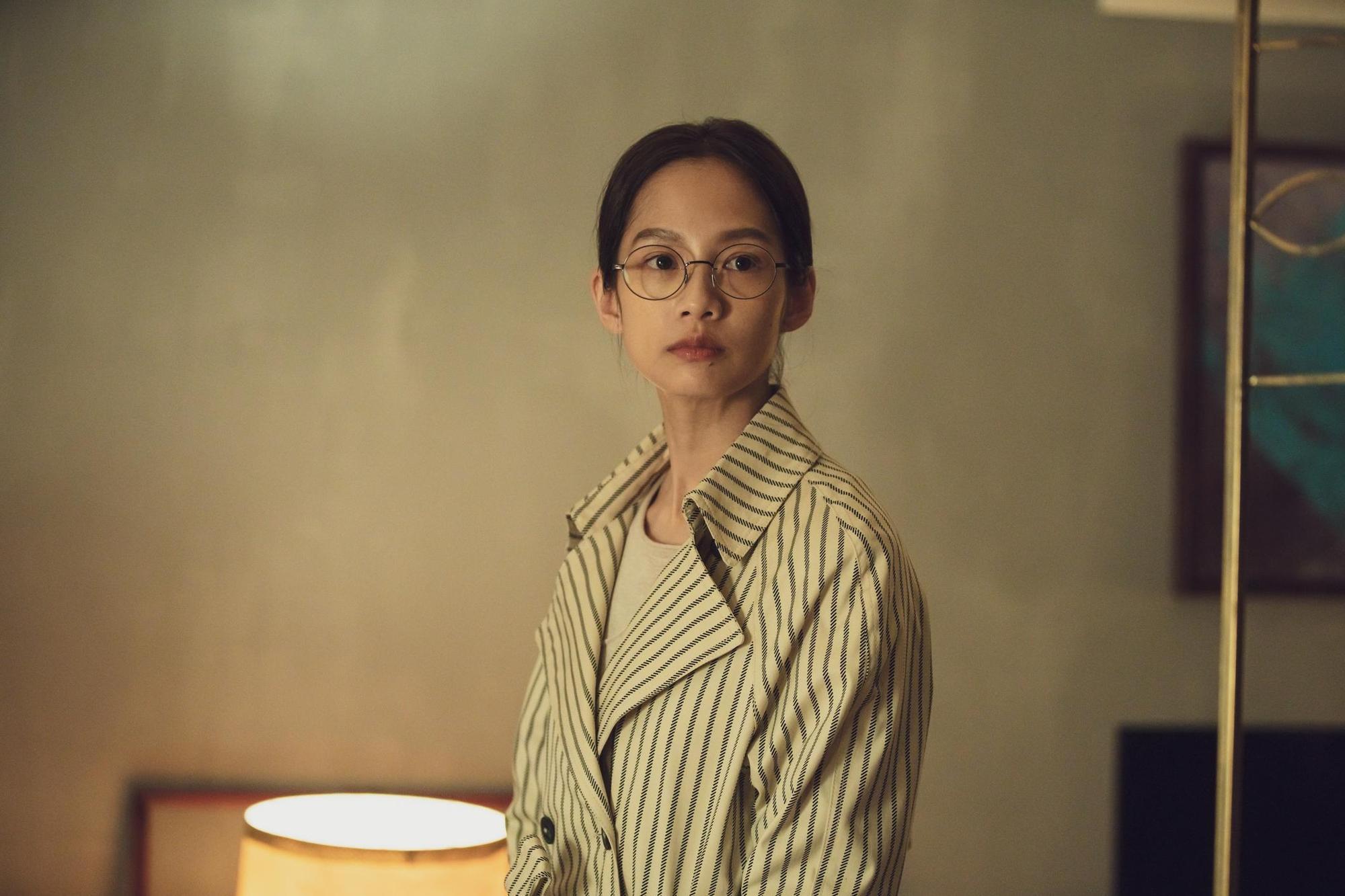 盛音(簡嫚書 飾演)替爸爸(林健寰 飾演)辦的生前告別式。(LINE TV提供)