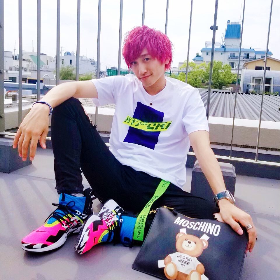 兼近大樹的長相被外界認為在諧星當中算是帥氣。（翻攝自kanechikadaiki IG）