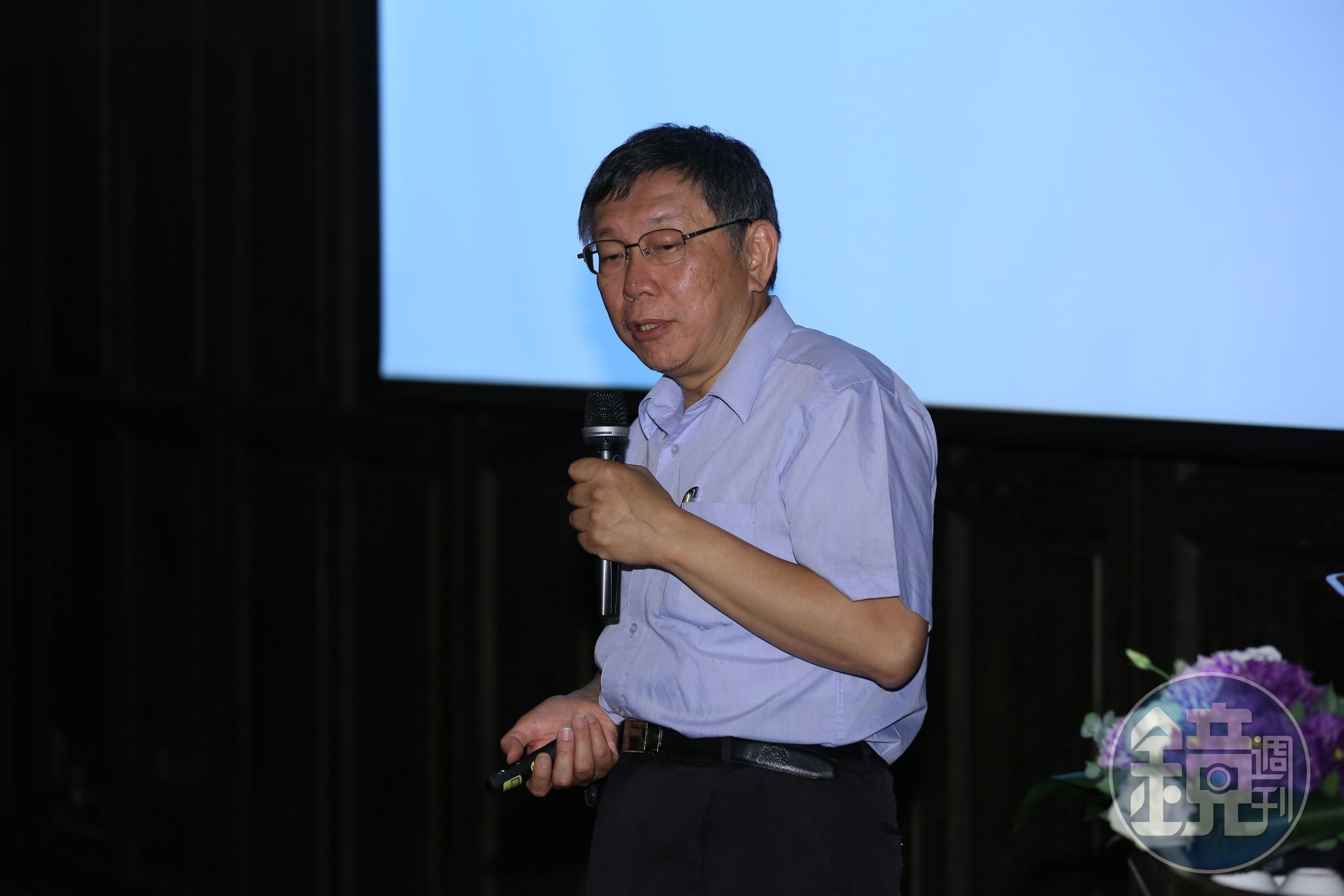 台北市長柯文哲被記者問到學姊黃瀞瑩跟林志玲誰漂亮，柯P竟脫口而出「林志玲已經嫁人懷孕了」。