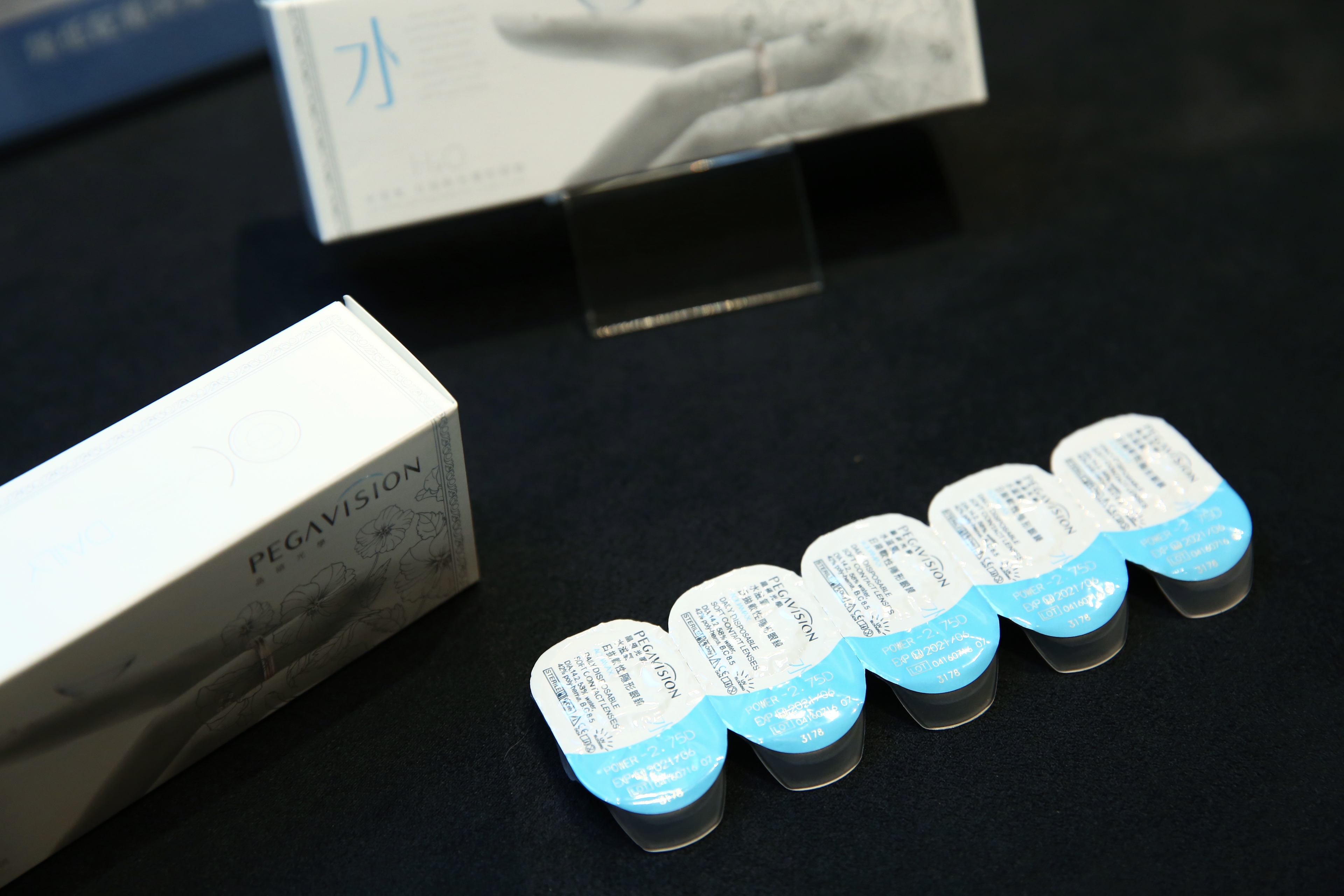 和碩及景碩在2009年轉投資成立的晶碩，主要產品為軟式隱形眼鏡。
