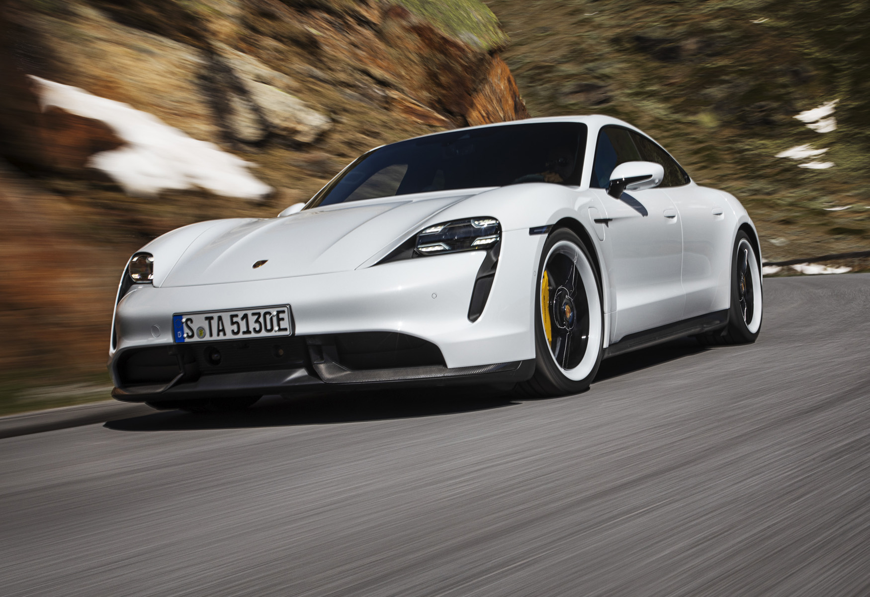 【新車登場】純電戰將！PORSCHE Taycan全球首演亮相