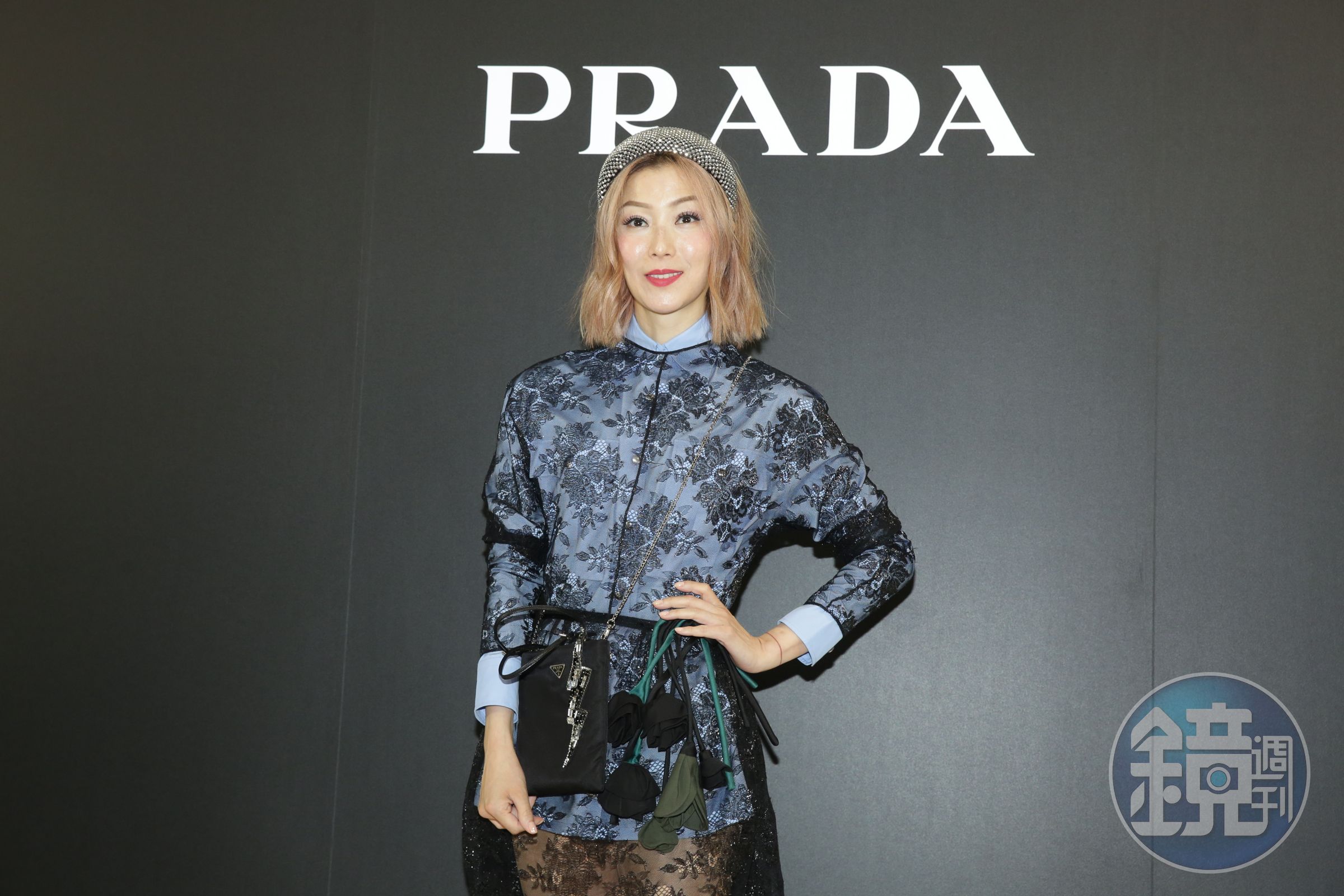 鄭秀文旋風訪港都，參加PRADA高雄漢神百貨全新專門店的開幕活動。