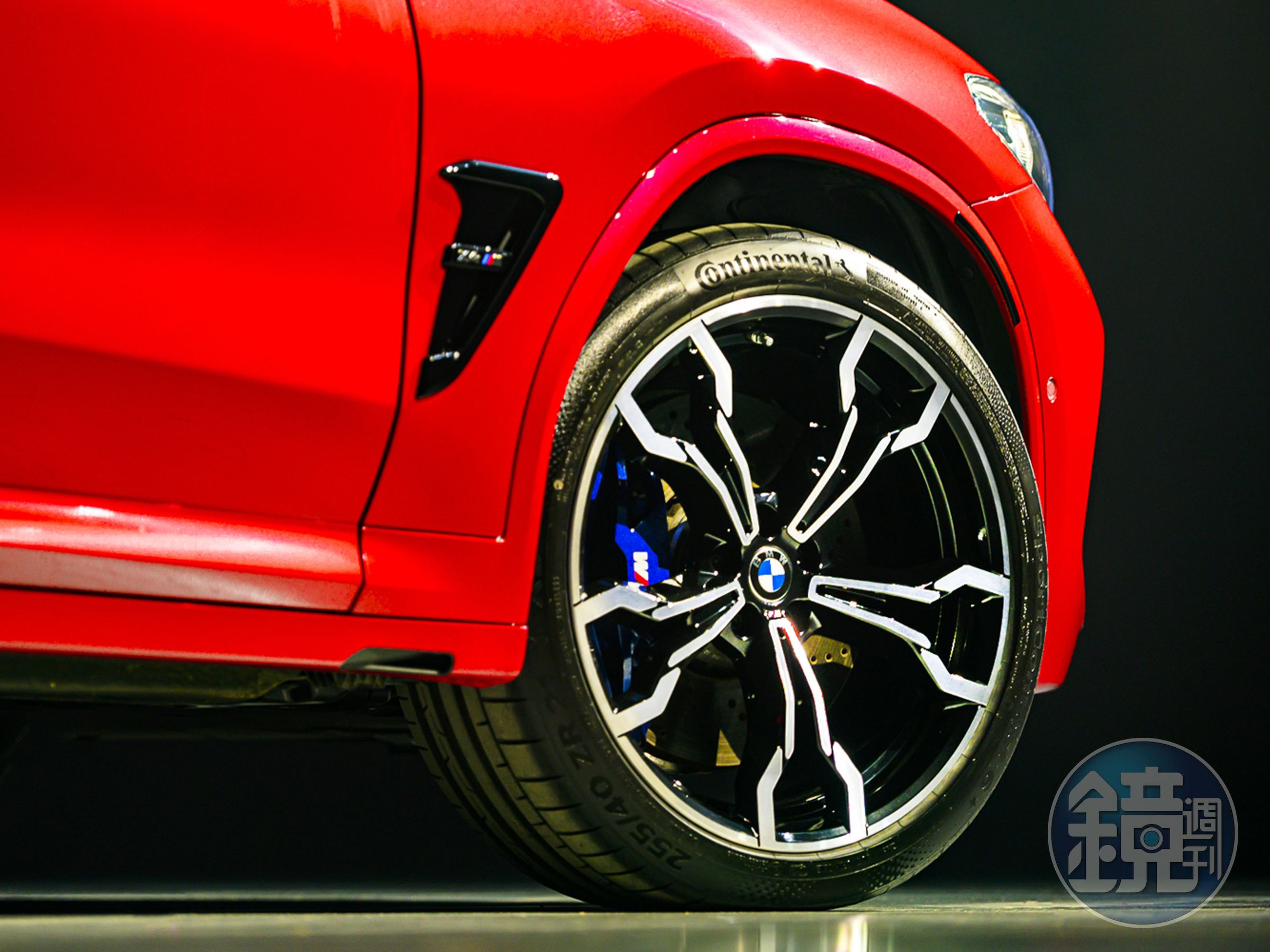 全新BMW X4 M Competition標配21吋765 M型輕合金輪圈。