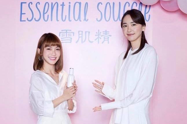 溫妮赴東京在保養品牌活動和新垣結衣合照。(翻攝自溫妮粉絲專頁)