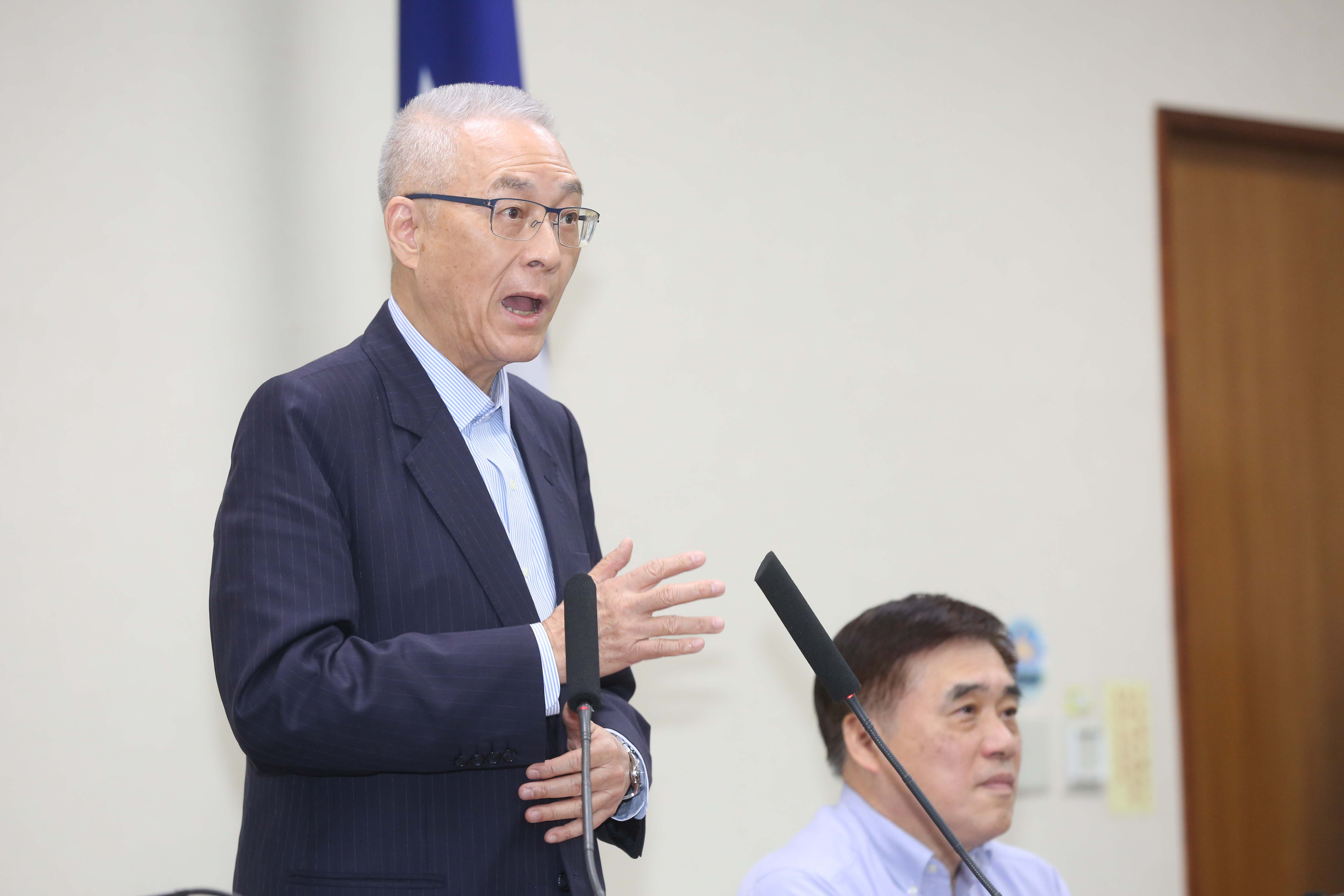 國民黨主席吳敦義過去曾諷刺陳菊身材「肥滋滋」,引發外界批評。