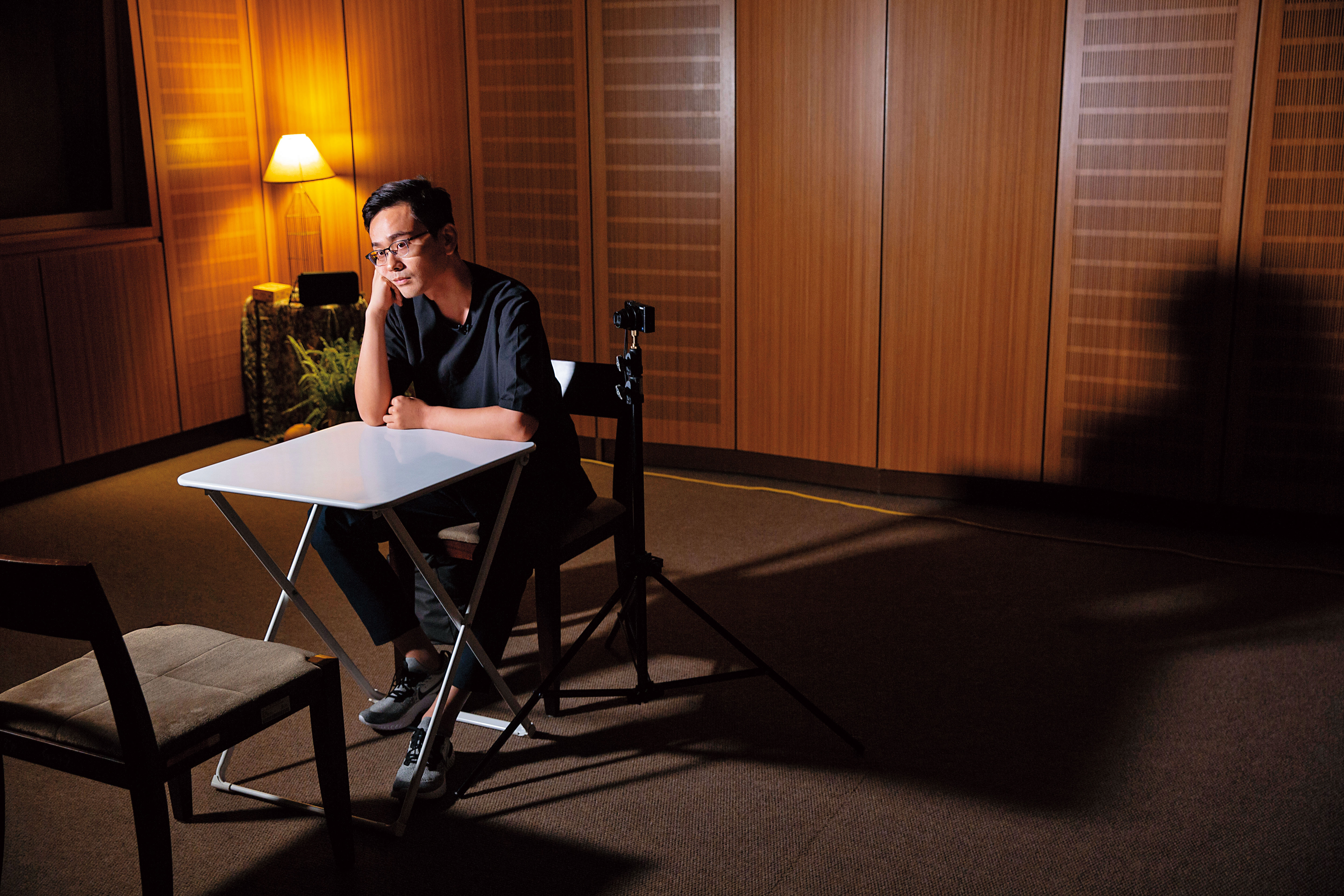 今年7月7日，周東彥和35位男士進行每人10分鐘的快速約會。