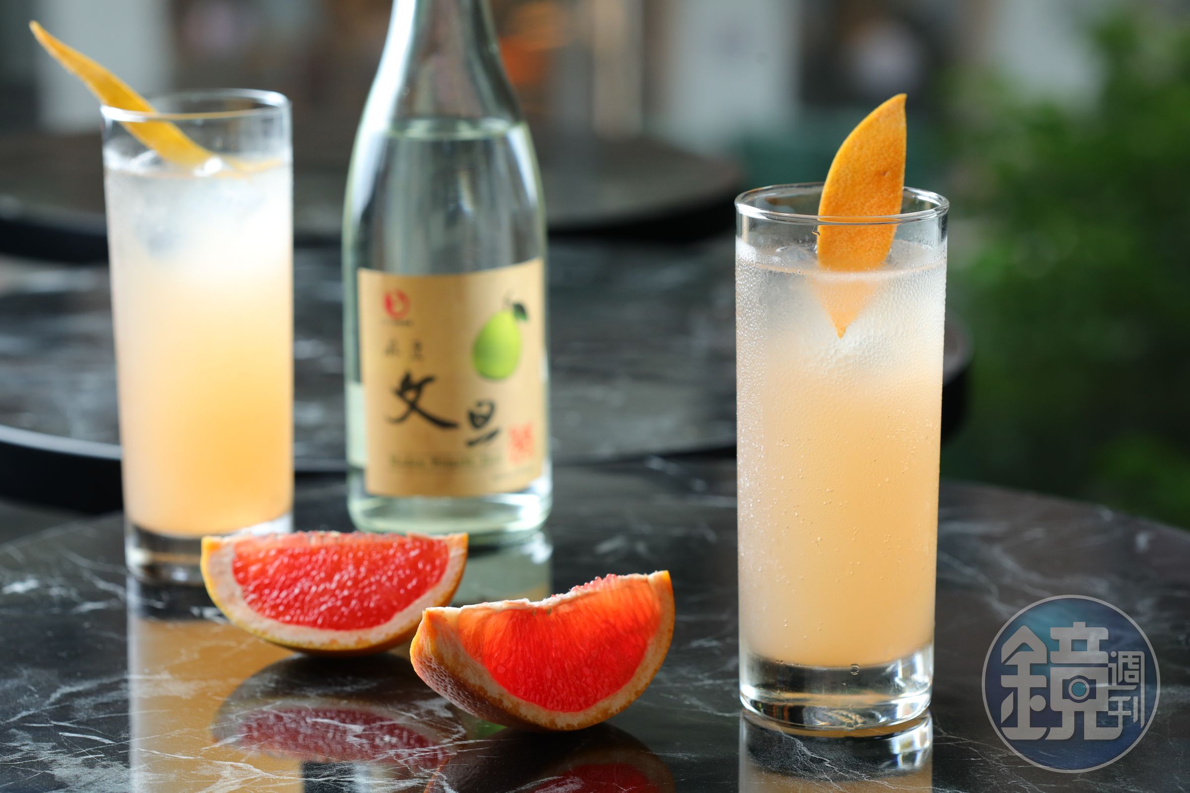 「文旦懂你」是杯解膩的高粱Fizz，舜堂文旦高粱的香氣和葡萄柚氣泡水很合拍。（300元／杯）