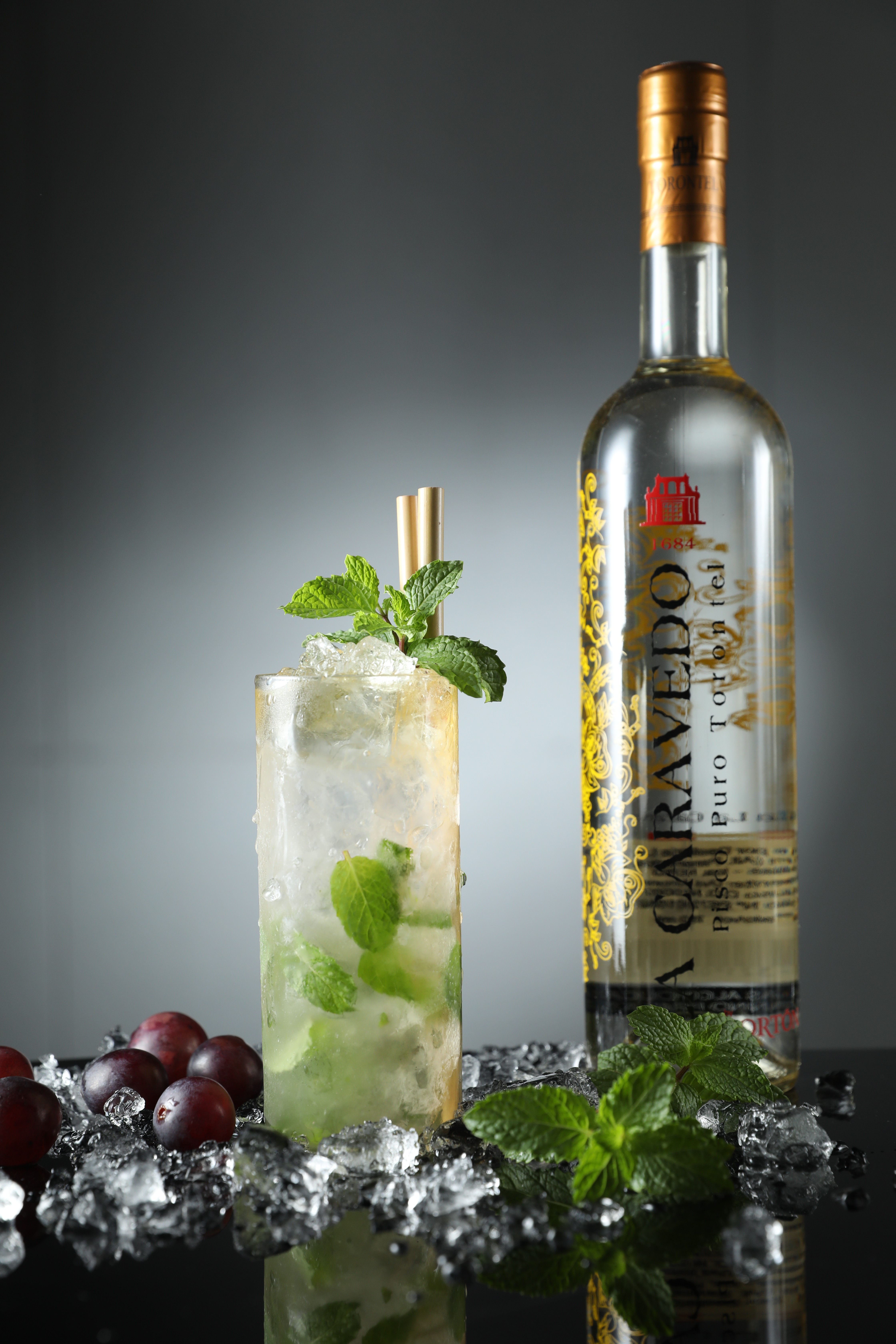 「葡萄」完美發揮秘魯白蘭地乾淨的果香，重新定義Mojito。（400元／杯）