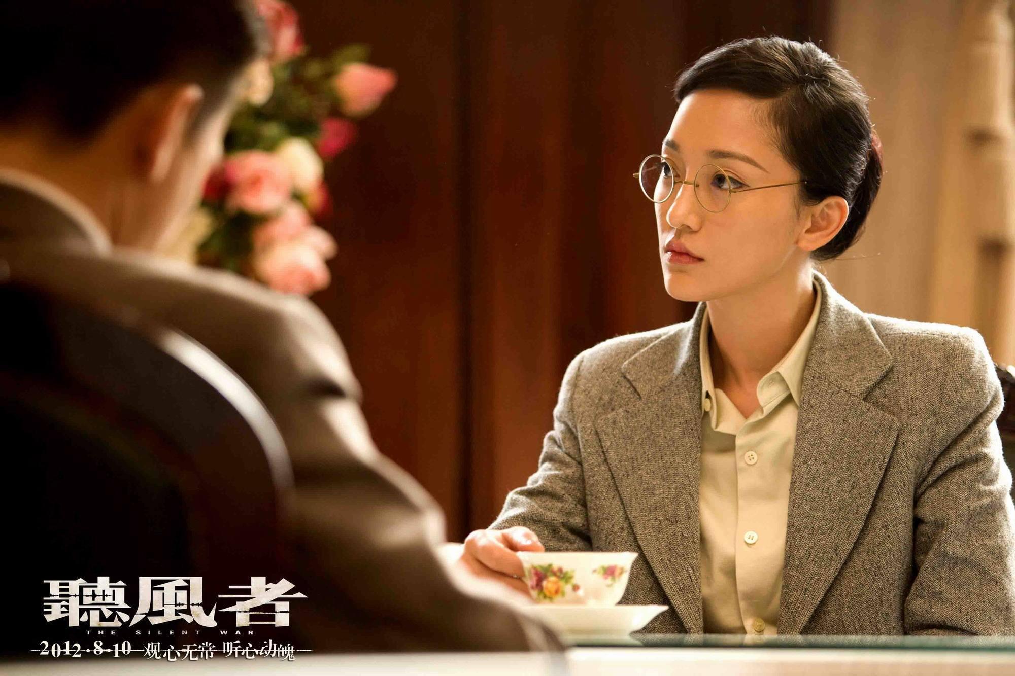 當年周迅包括《聽風者》等4部片就創下76億台幣票房，一度是華語片票房女王。
