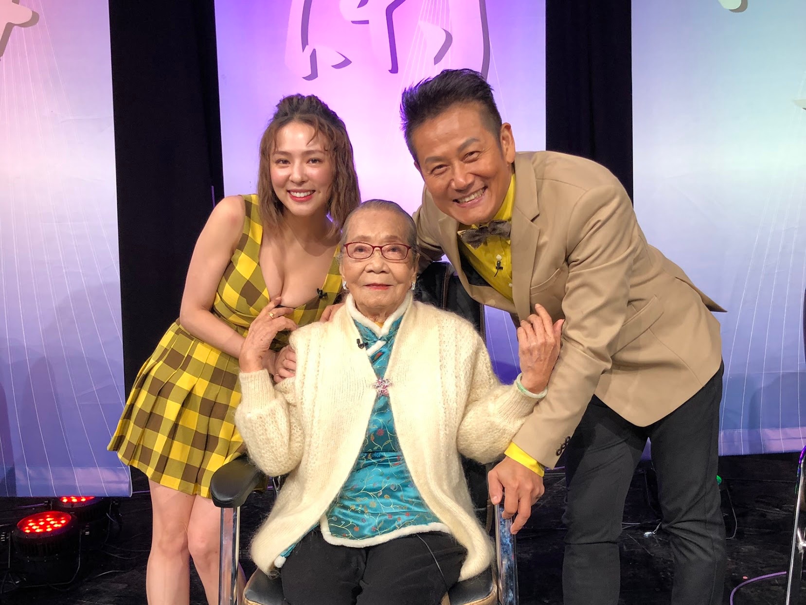 徐乃麟主持節目《挑戰吧！大神》迎來97歲高齡參賽者，15年前曾從他主持另一節目贏走19萬元獎金。（東風衛視提供）