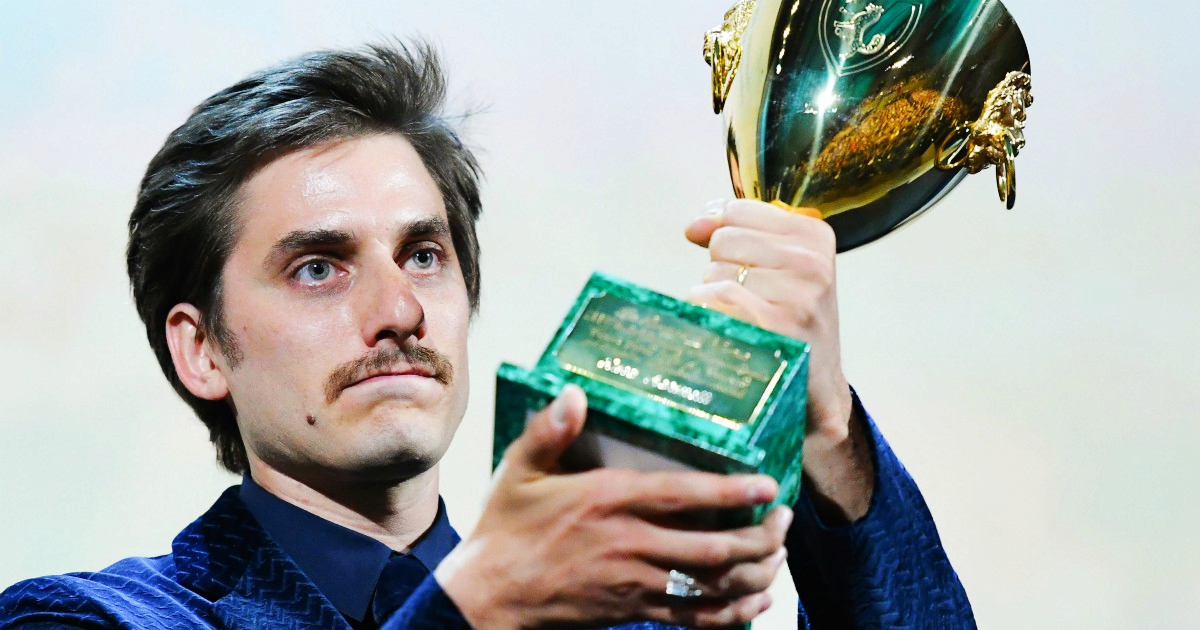 義大利男星路卡馬林內利憑《馬丁伊登》榮獲本屆威尼斯影帝。(海鵬提供)