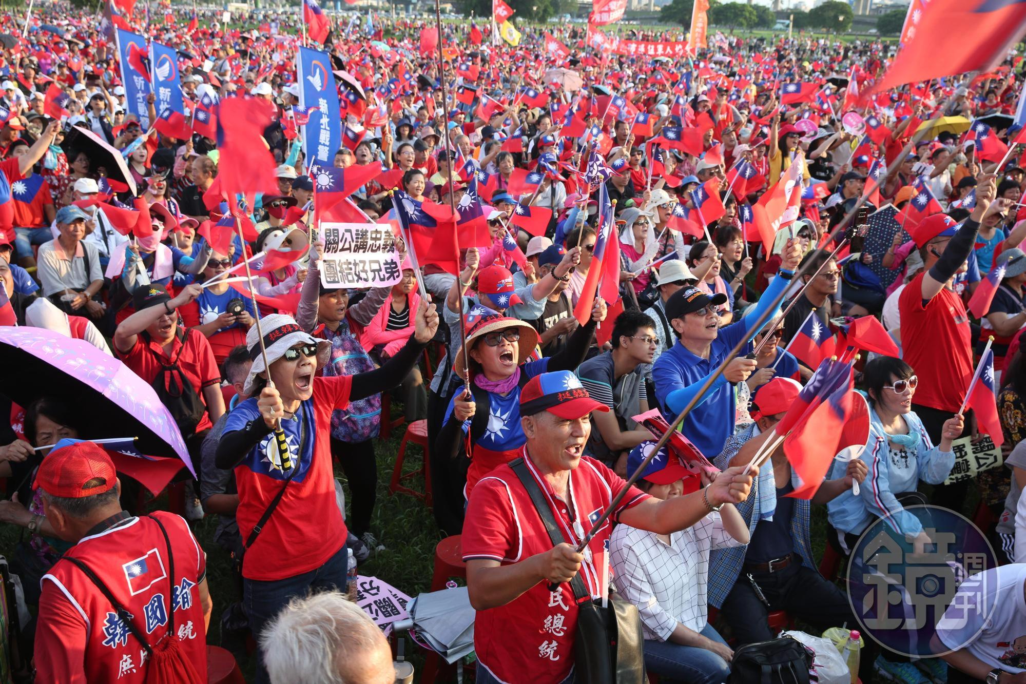 國民黨總統參選人韓國瑜今（8日）晚在新北市三重區舉辦造勢活動，晚間6點左右，主辦單位宣稱現場已經超20萬人，場面相當熱鬧。