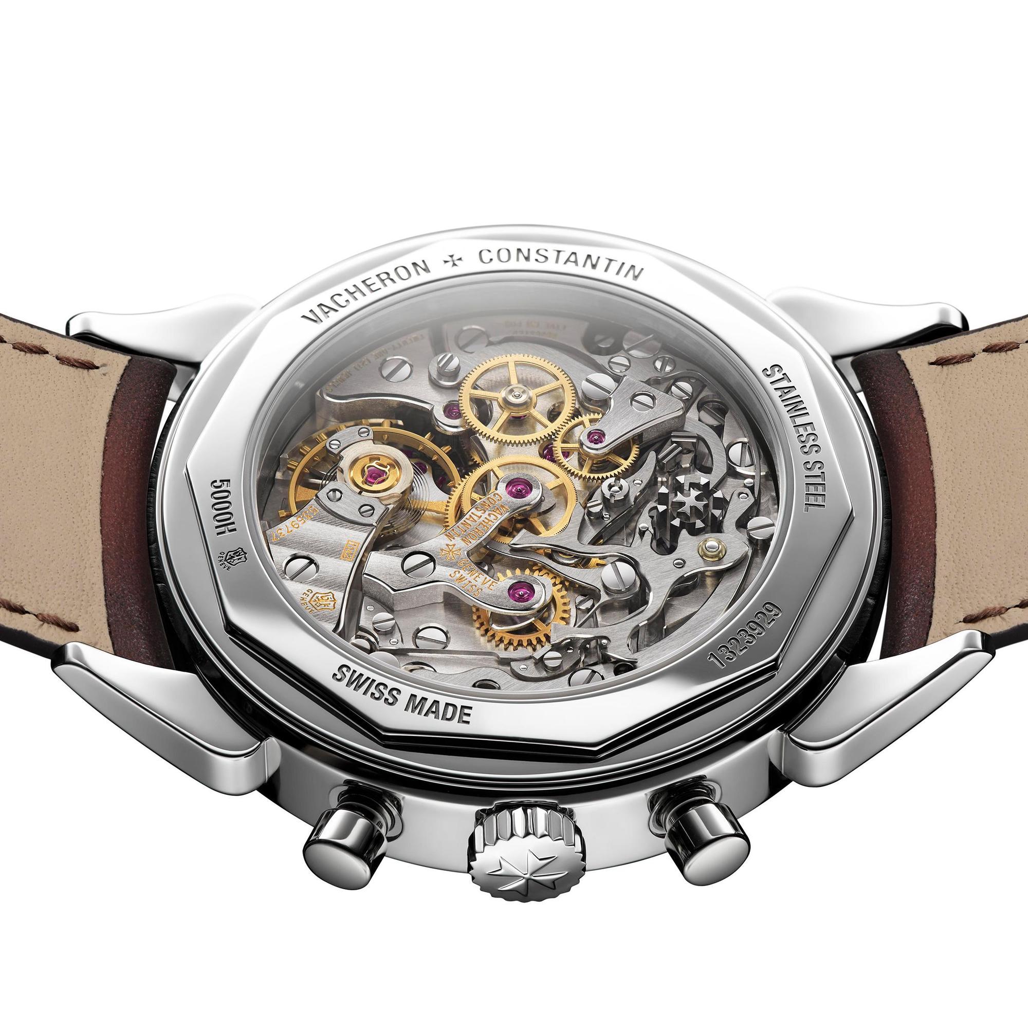 Historiques Cornes de vache 1955裝載1142手上鏈機芯，具備導柱輪計時，導柱輪螺釘也採用了品牌標誌性的馬爾他十字形設計外觀，並通過日內瓦印記認證。