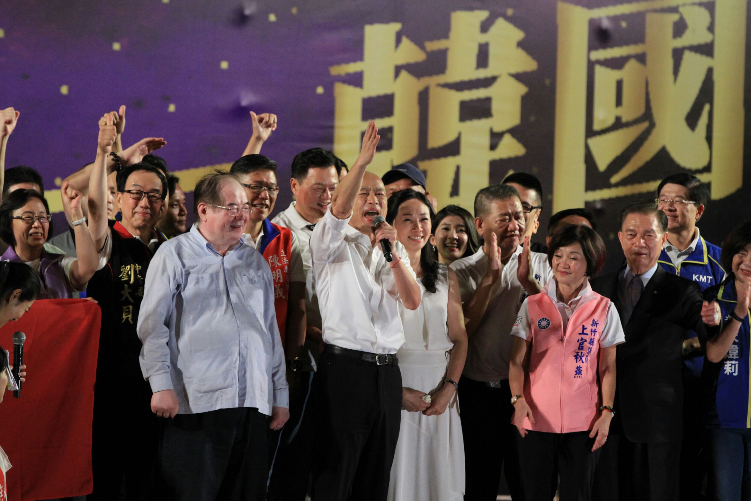 國民黨總統參選人韓國瑜昨（8日）晚在新北市舉辦大型造勢，致詞時發揮「韓式幽默」說出許多驚人之語。