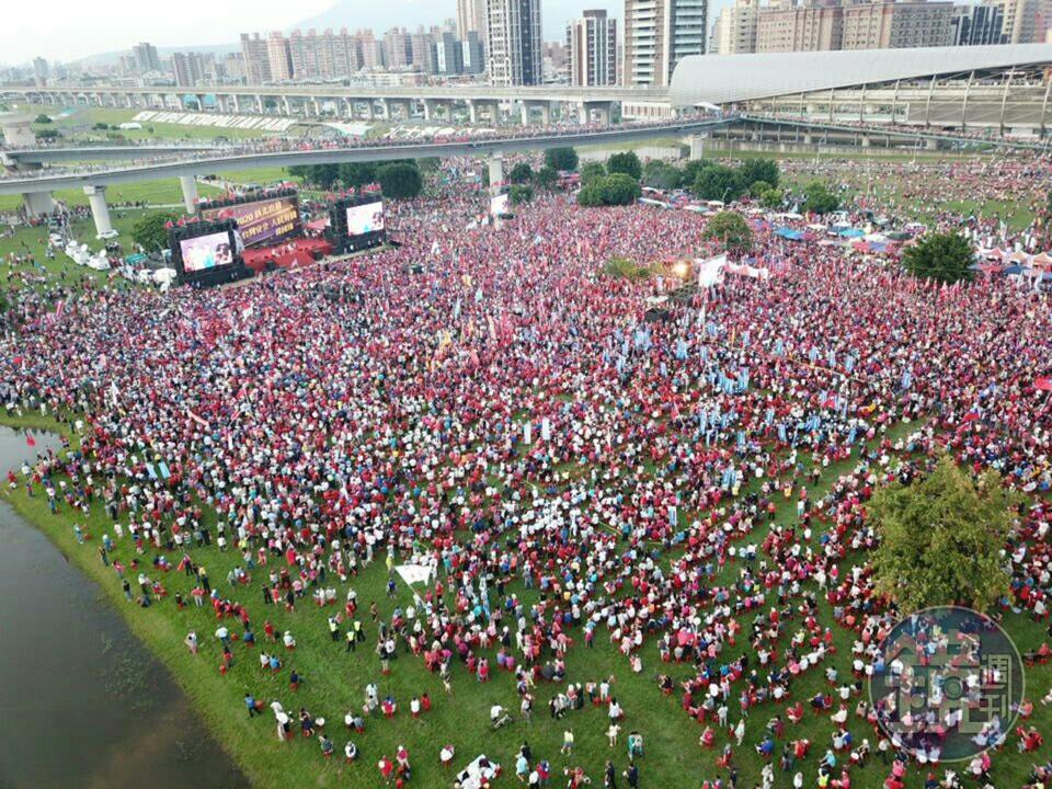 韓國瑜昨舉辦造勢大會「2020韓國瑜新北出發」,號稱有35萬人到場支持。