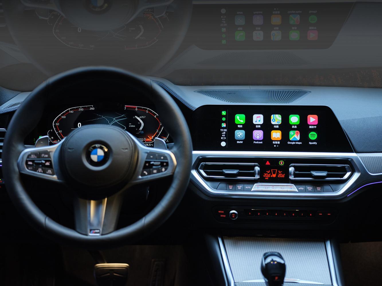 直覺且人性化的iDrive7.0全數位虛擬座艙結合12.3吋虛擬數位儀錶與10.25吋中控觸控螢幕。