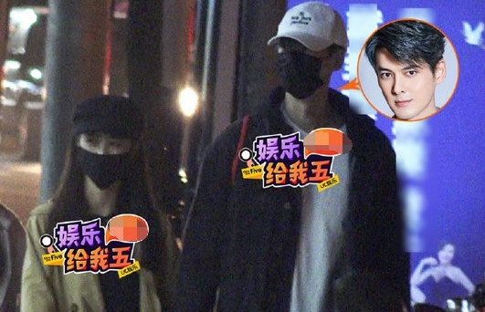 郭品超與馬澤涵去年十月就曾被拍到兩人手牽手夜遊。（翻攝自新浪娛樂微博）