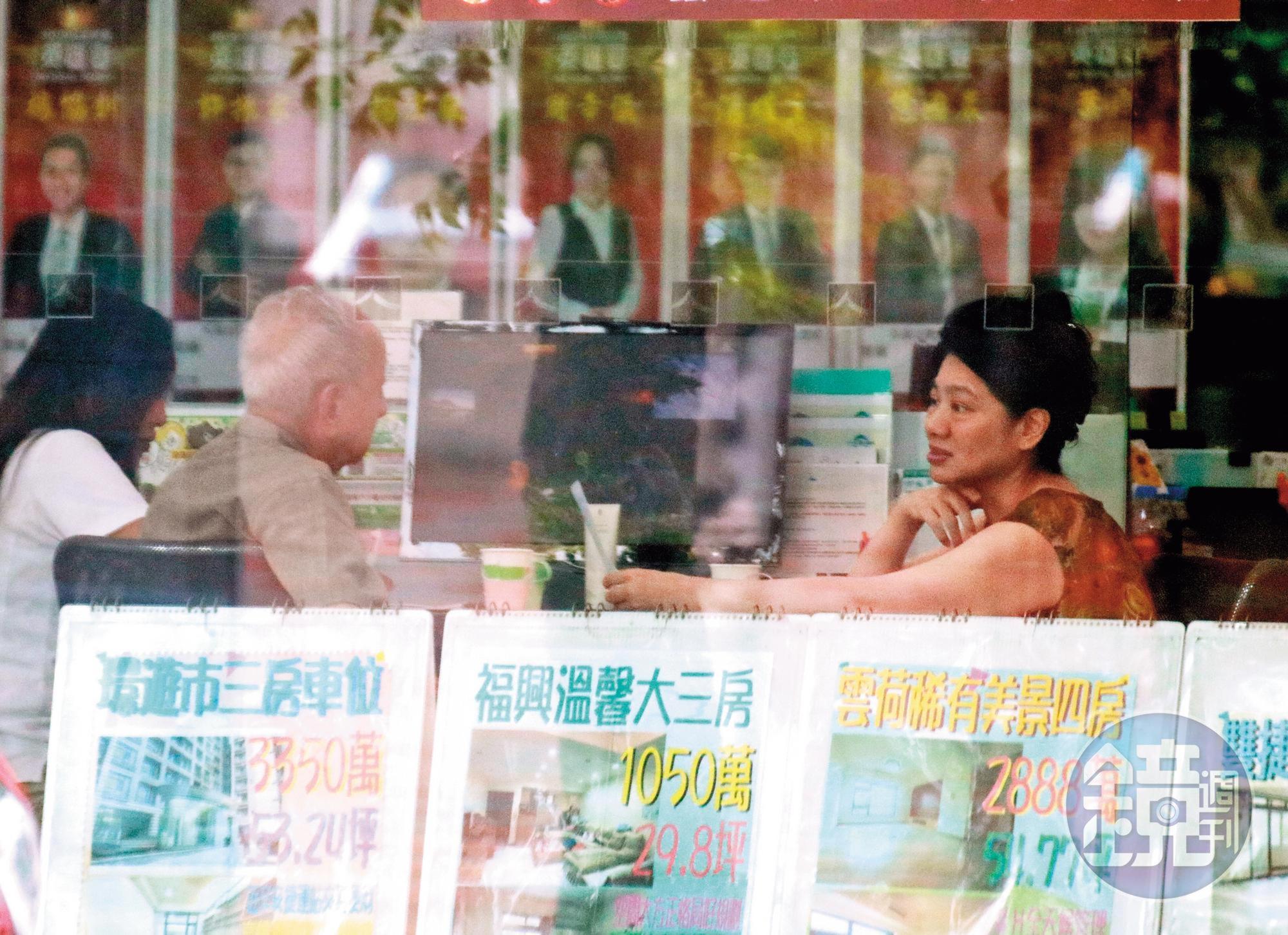 司馬中原8月中被陳女帶去房仲門市擬賣屋,嚇壞他的子女。