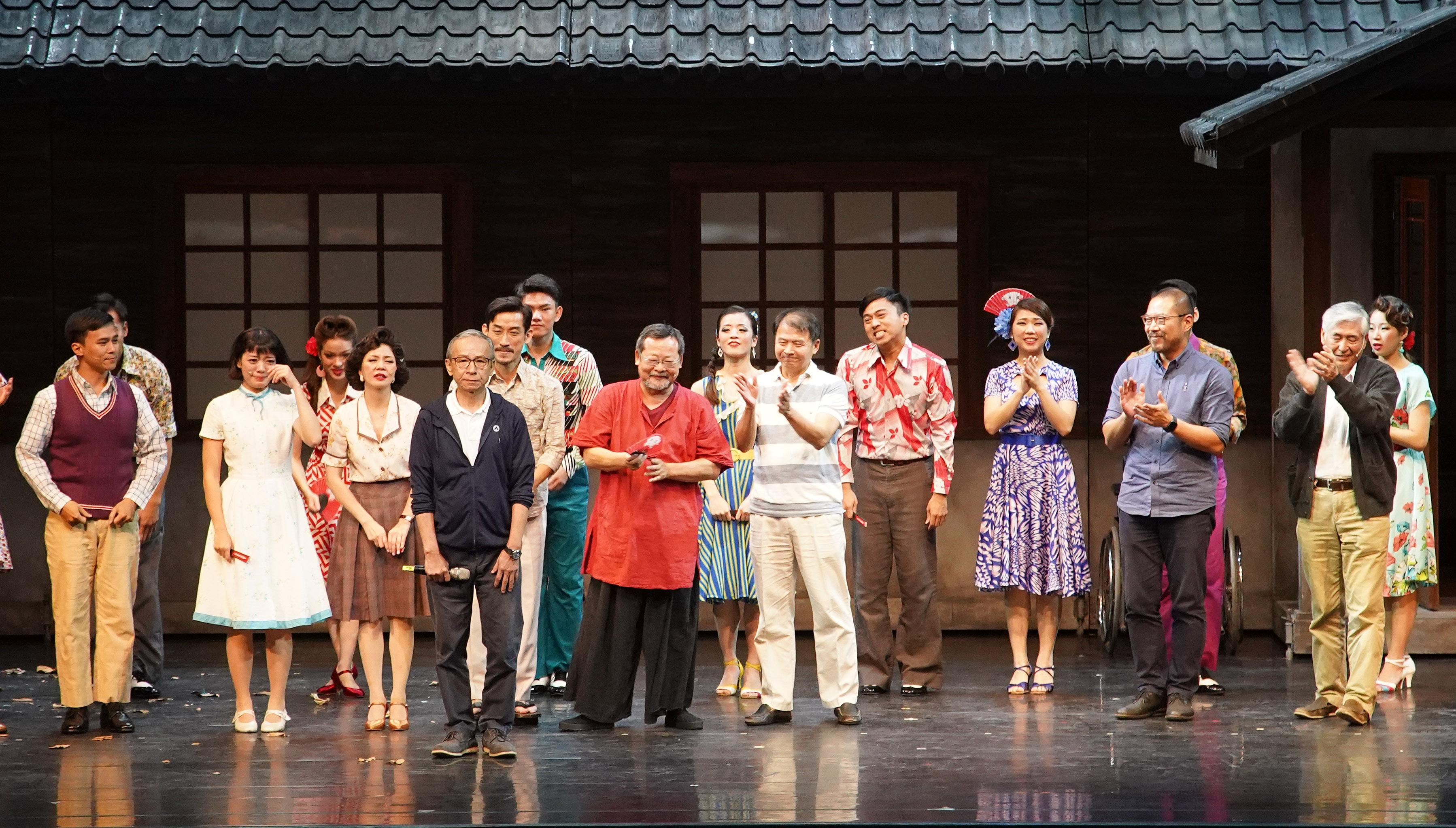 吳念真導演感謝他的第一部音樂劇作品《再會吧  北投》PLUS，能在大家協助下完成，並由觀眾進場看戲來成就這齣戲。（綠光劇團提供）