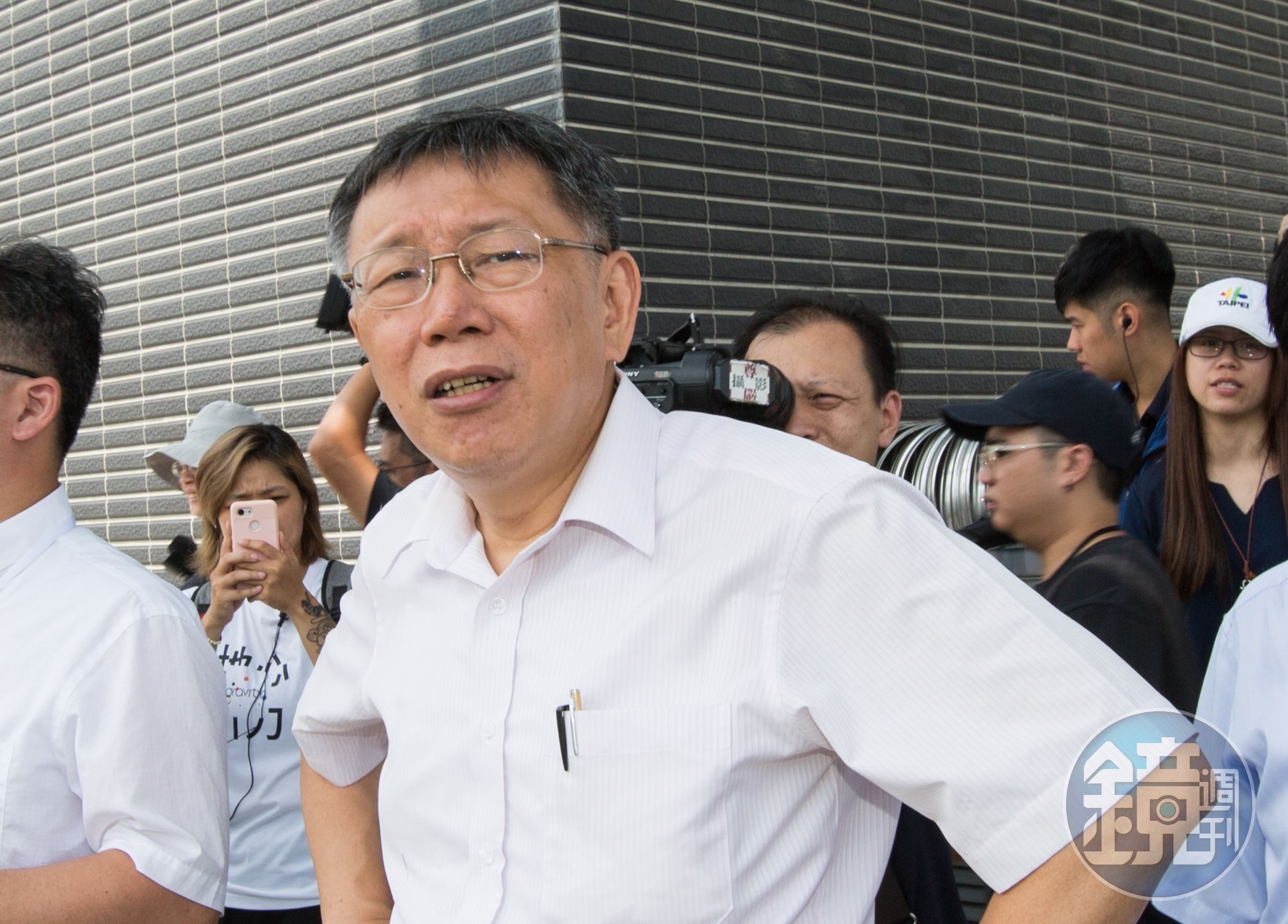 台北市長柯文哲昨表示，2020這場選舉到現在，大家都不提政策，都是選舉攻防。