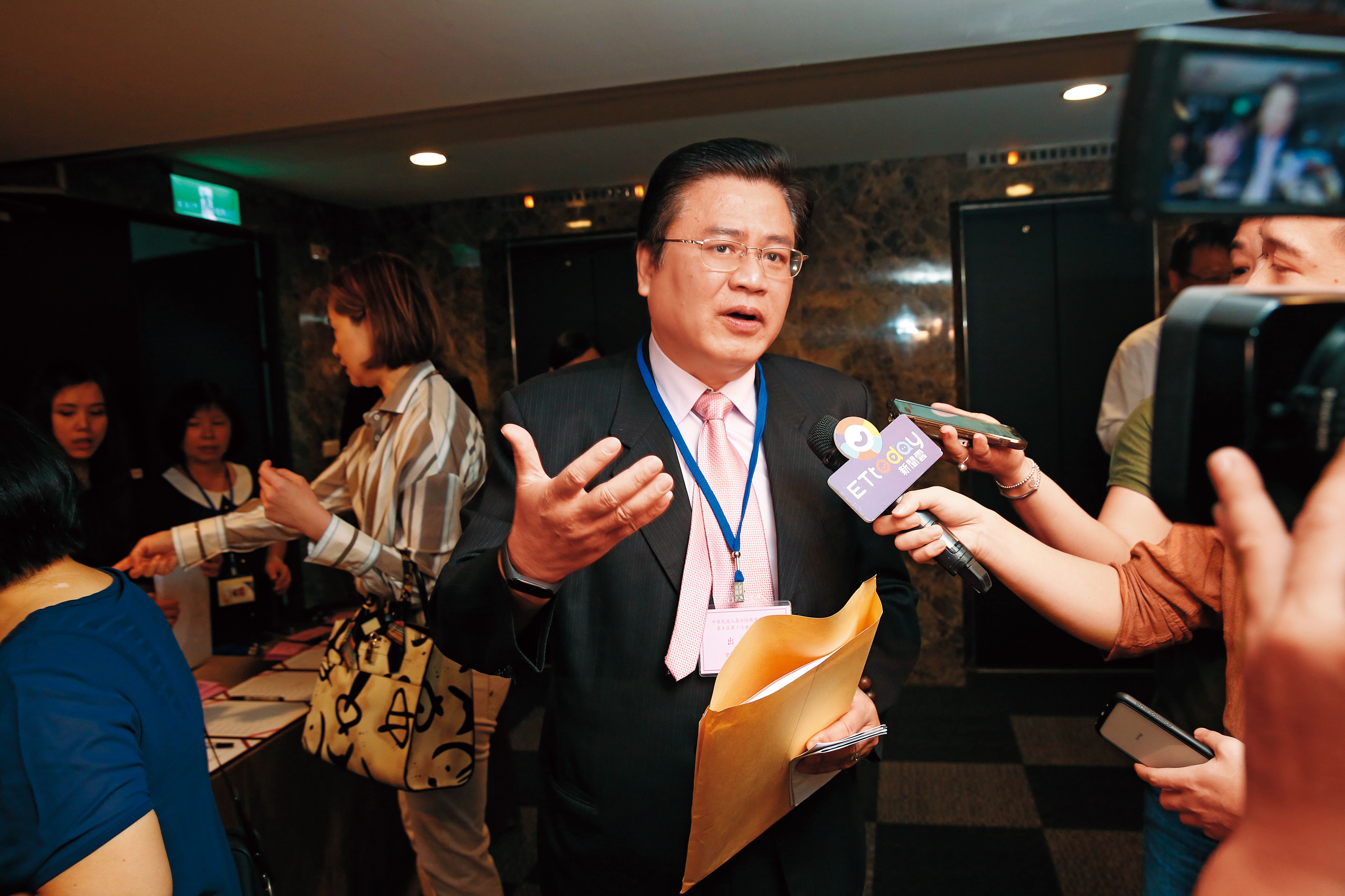 許舒博(圖)在選前出面嗆聲蔡宏圖:「真的要以德服人,不能以利服人,否則以後公會難以運作。」
