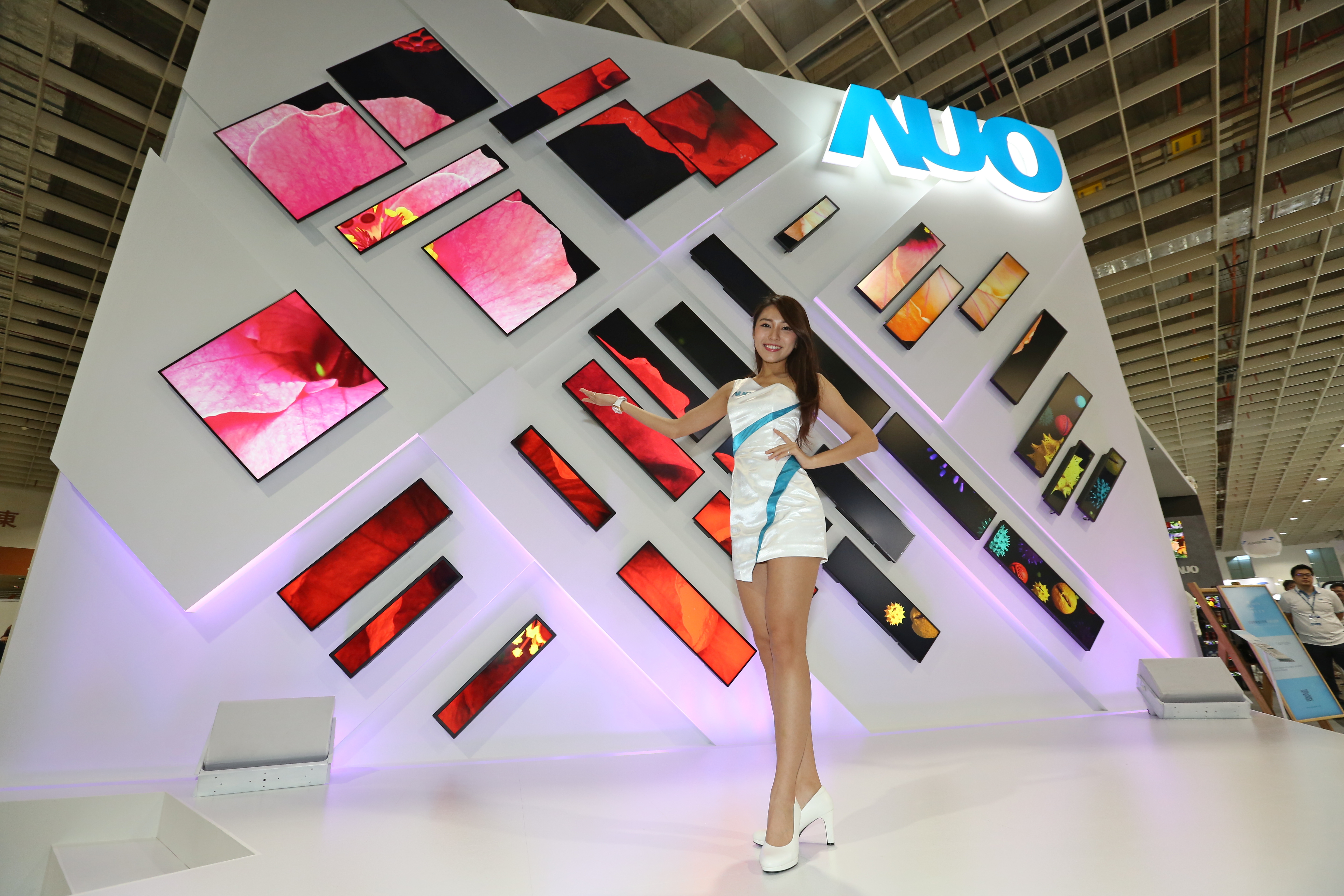 面板產業慘遇逆風，友達祭出3大招拚翻身。