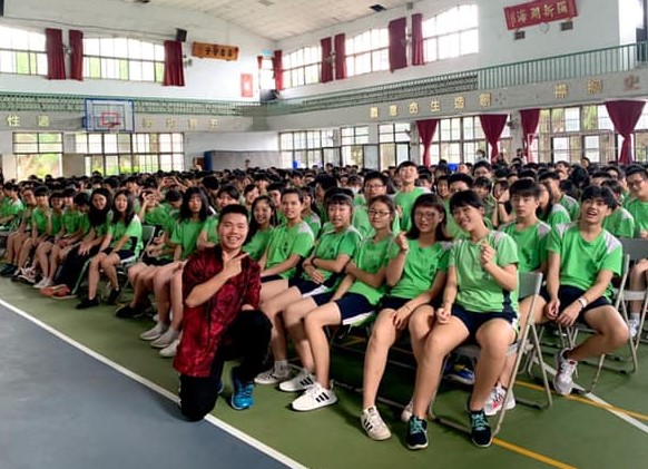 在新竹頗有名的詹翔欽,經常到學校講演自己的勵志故事,也推廣反霸凌。(詹翔欽提供)