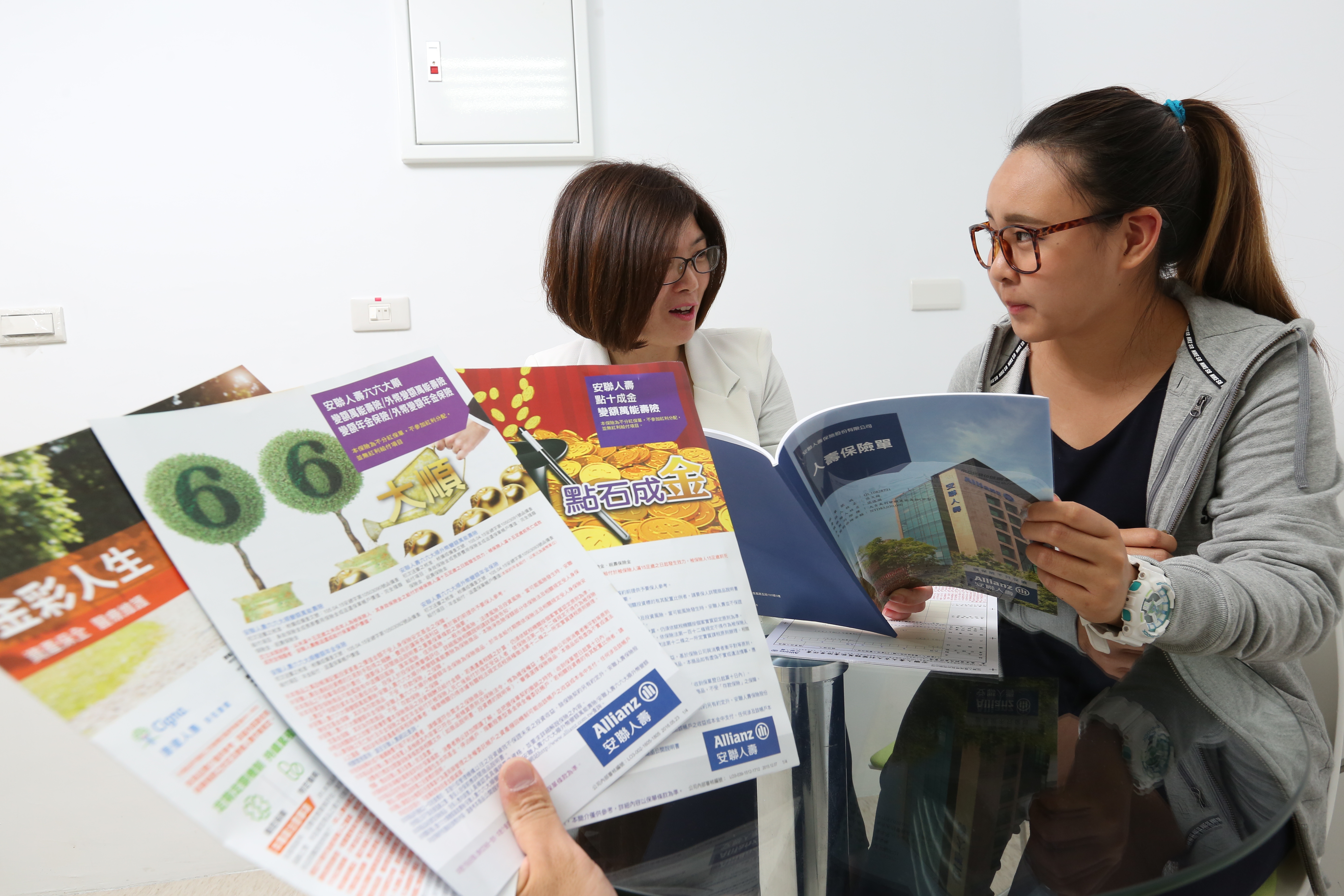 老牌壽險公司過去賣了太多5％以上的高利率保單，利差損的問題非常嚴重。